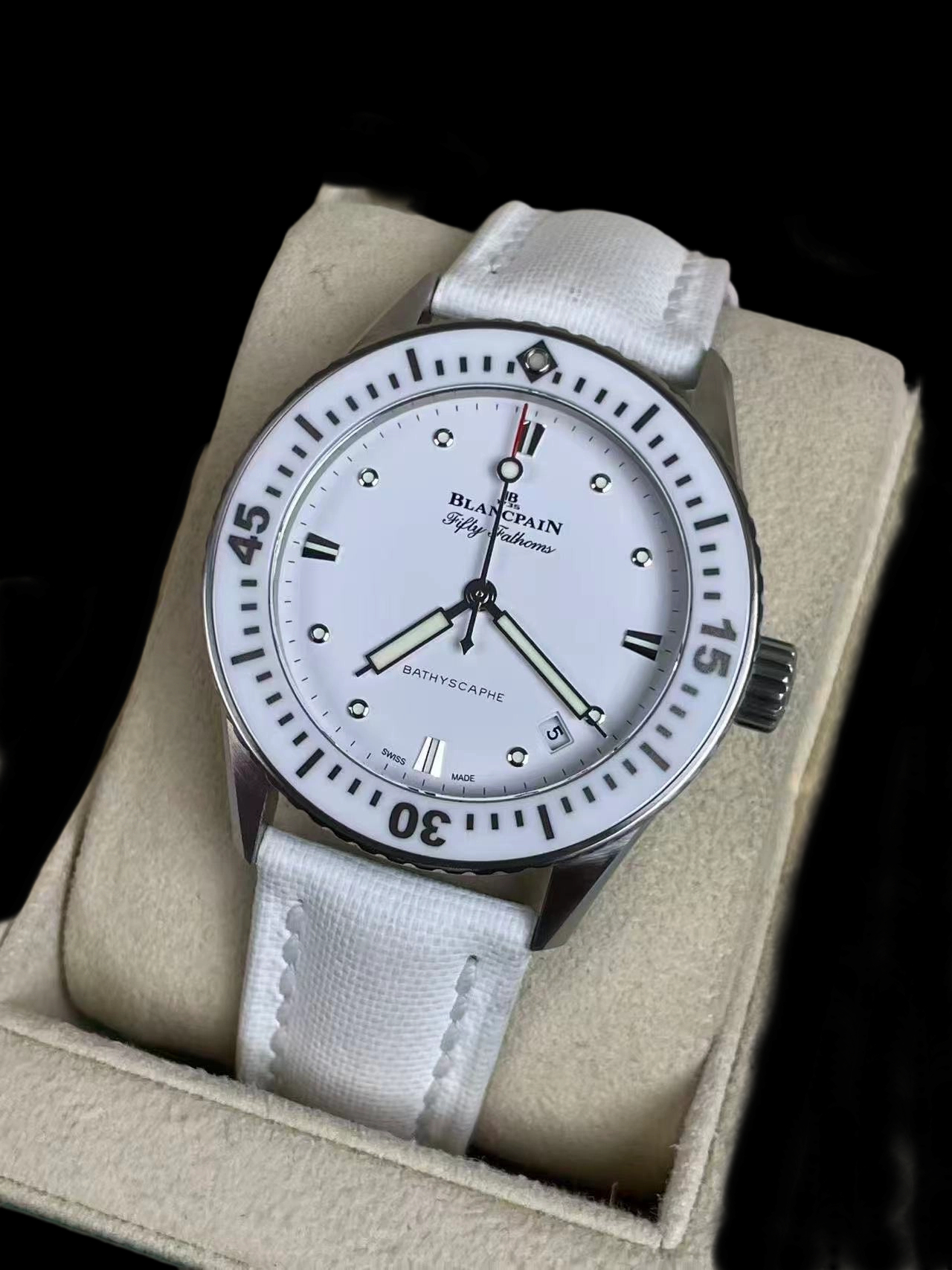 Blancpain 5100 1127 NAWA detail 2