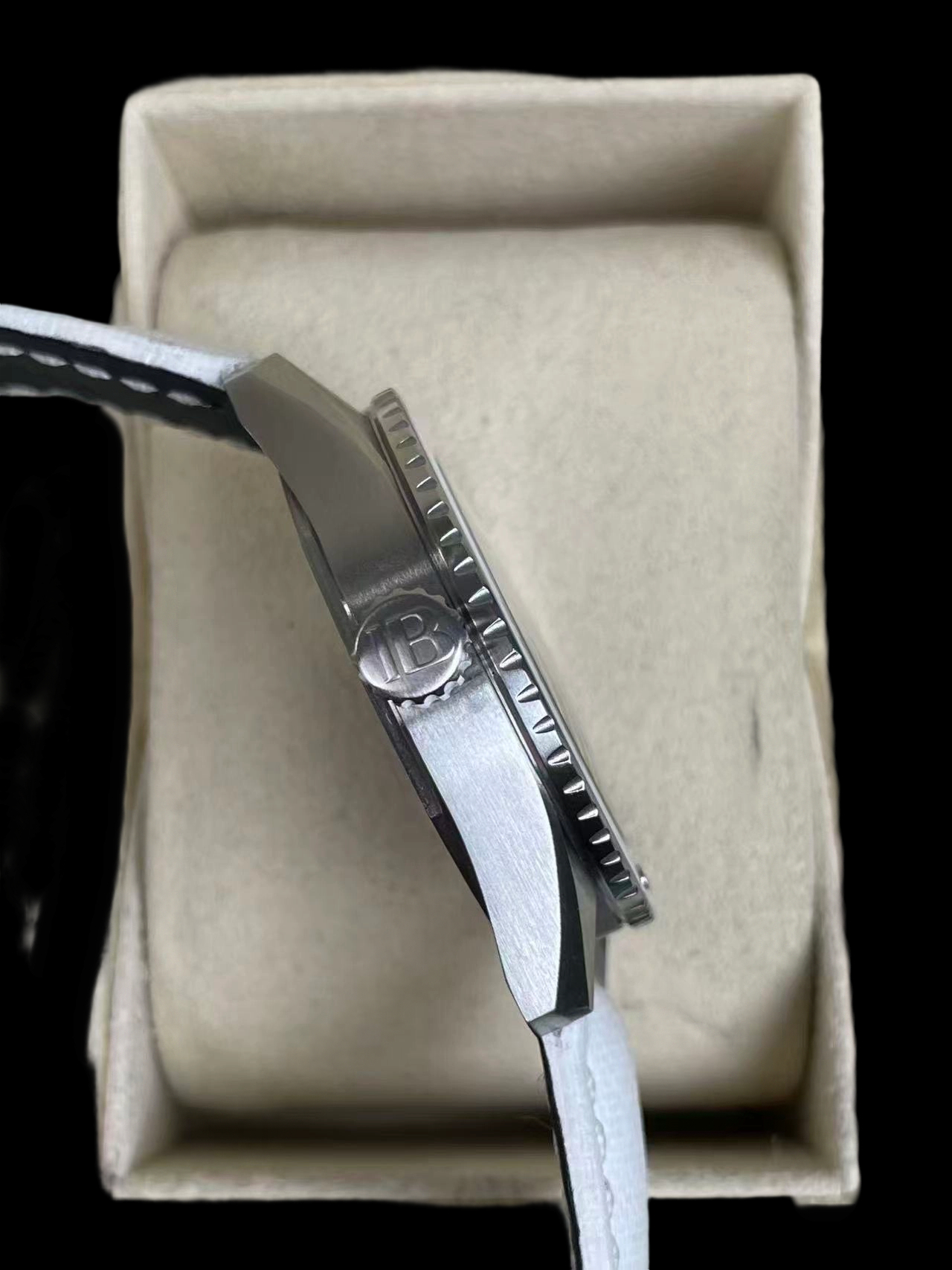 Blancpain 5100 1127 NAWA detail 3
