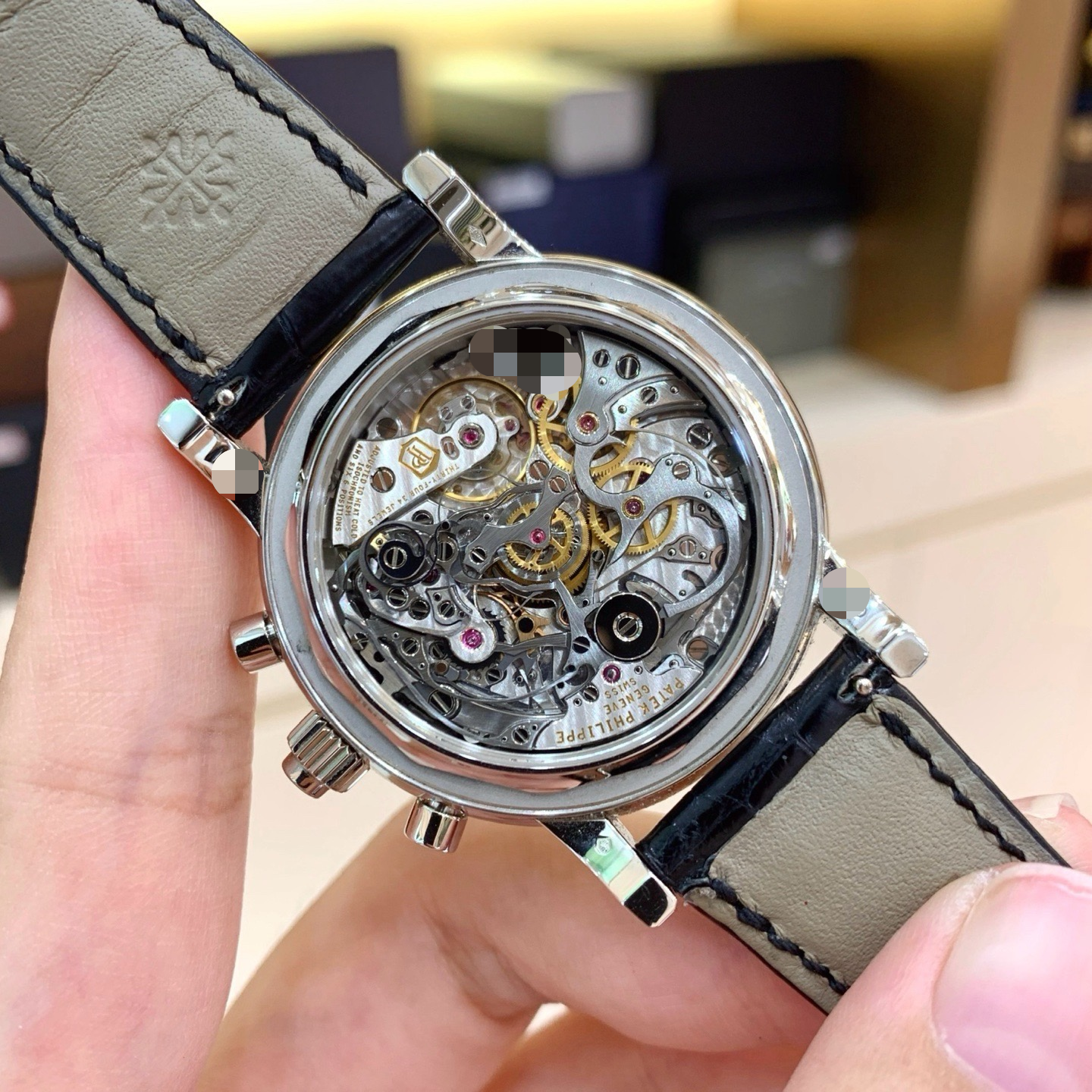 Patek Philippe 5204P-011 detail 4
