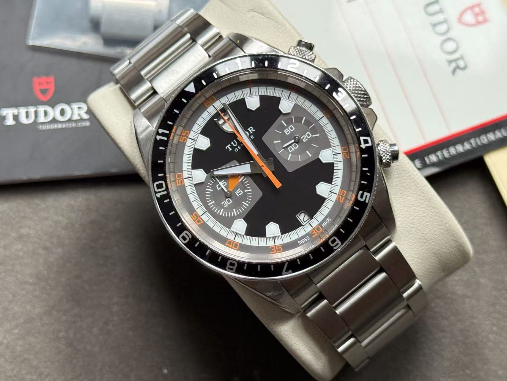 Tudor 70330N detail 3