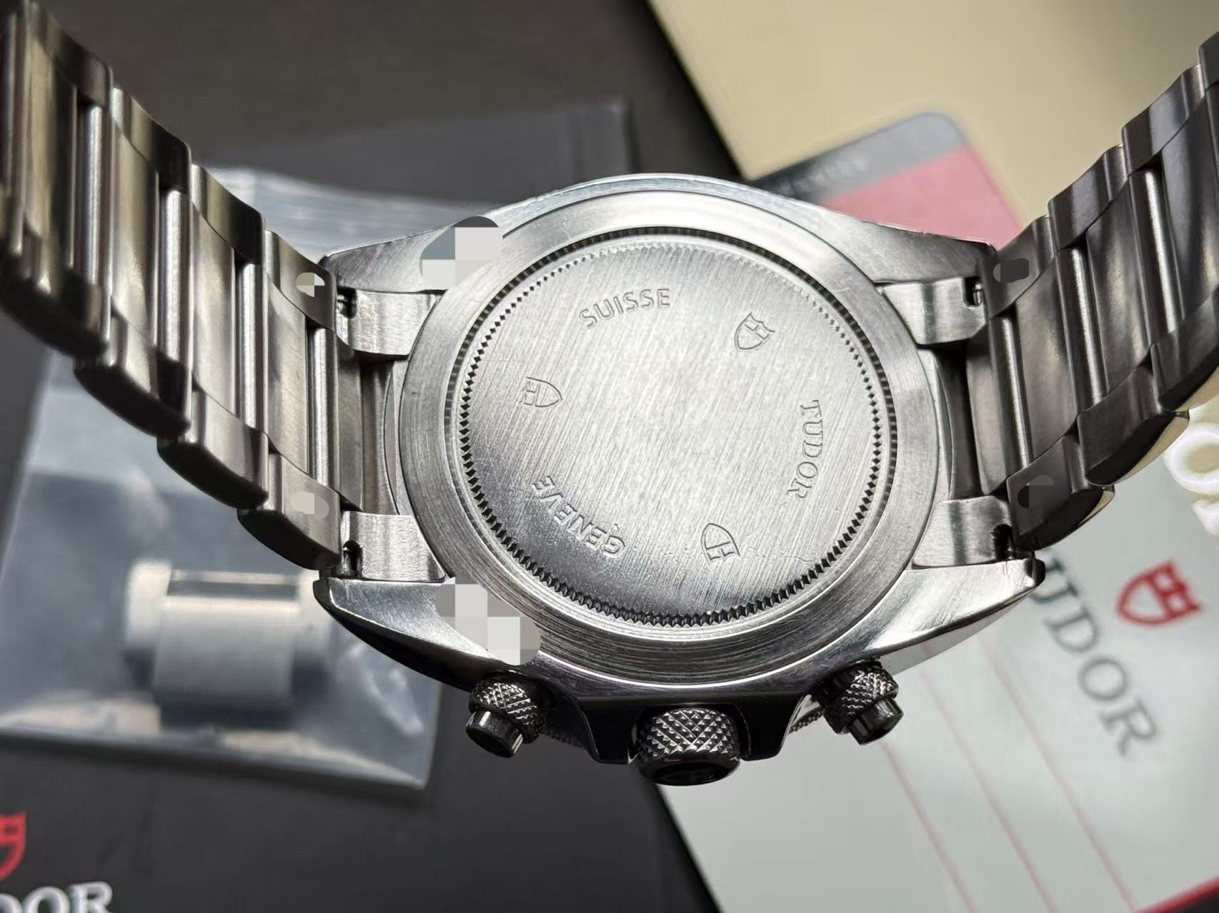 Tudor 70330N detail 6
