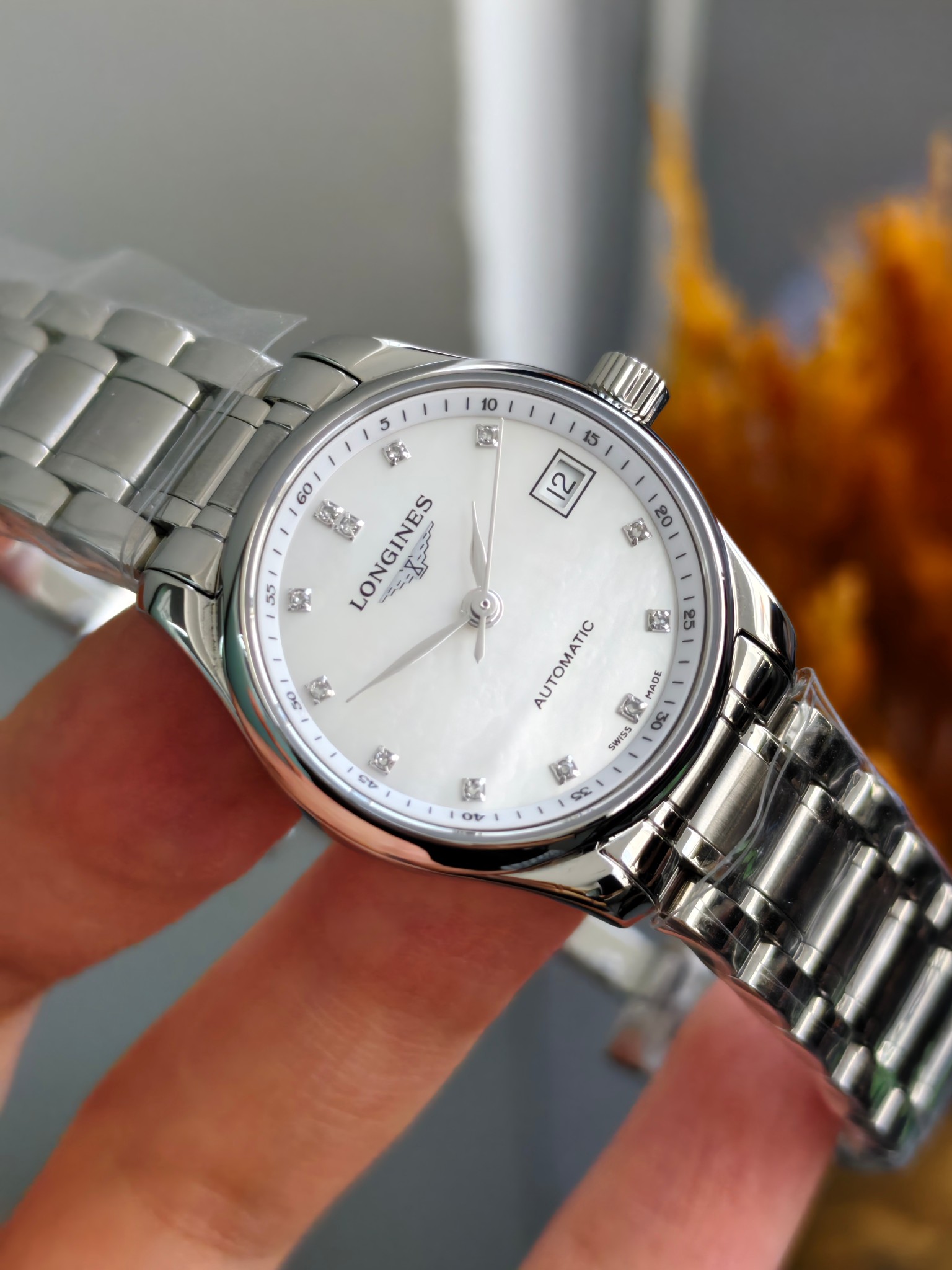 Longines L2.128.4.87.6 detail 2