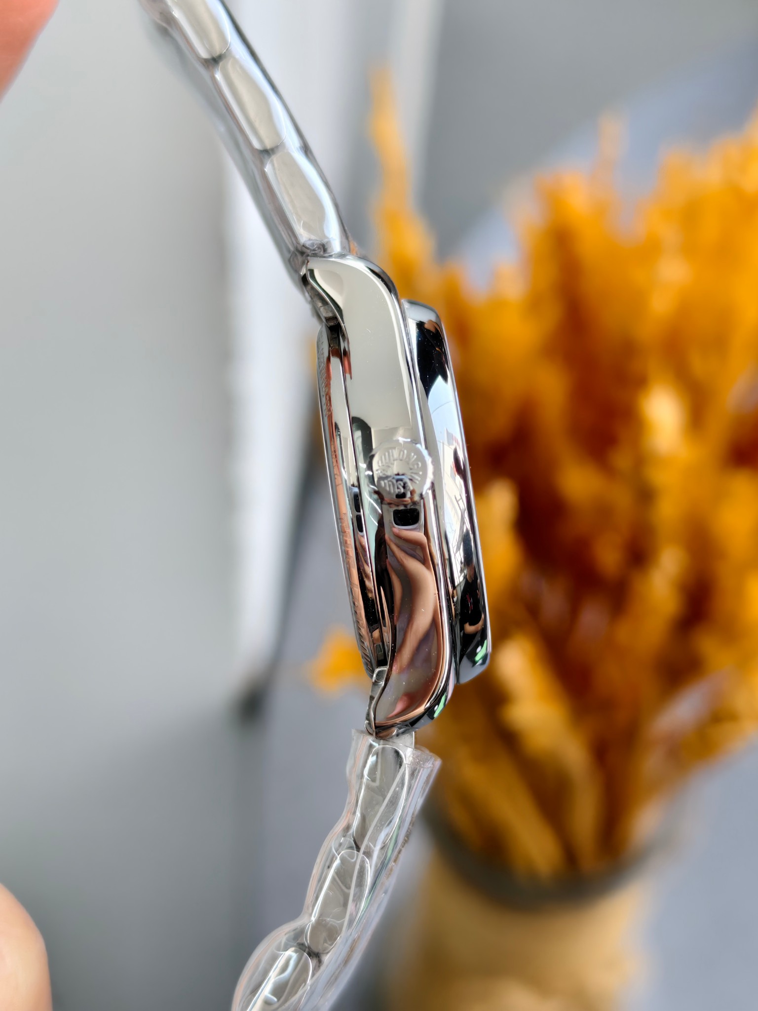 Longines L2.128.4.87.6 detail 3