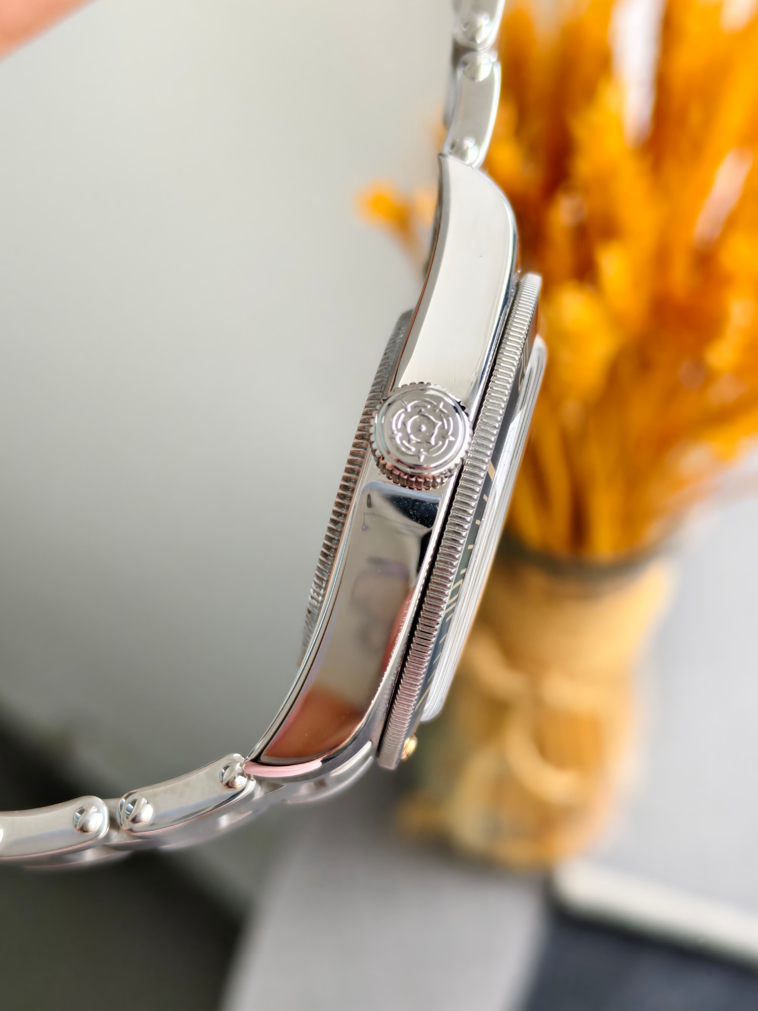Tudor m79030n-0001 detail 3