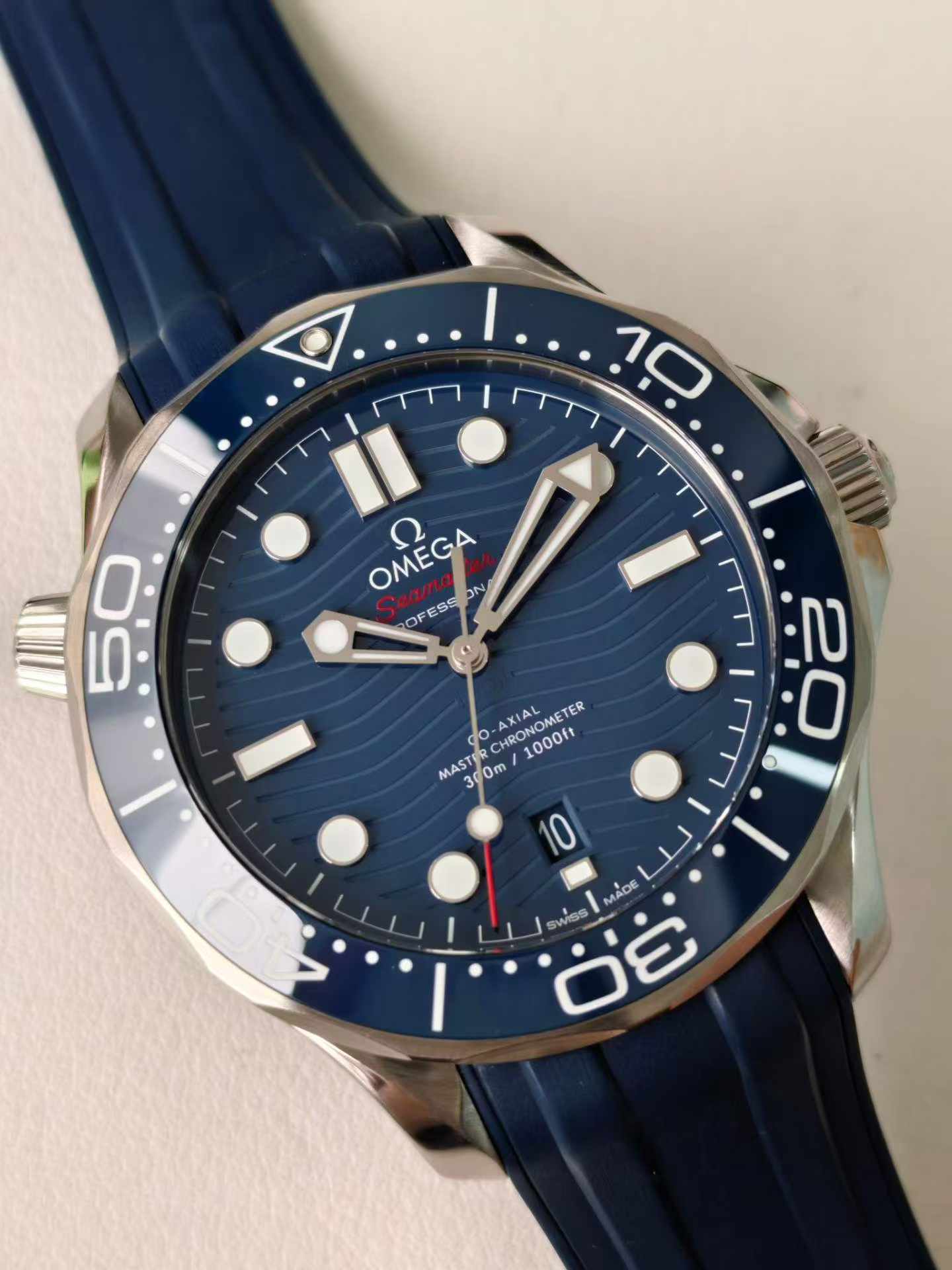 Omega 210.32.42.20.03.001 detail 1