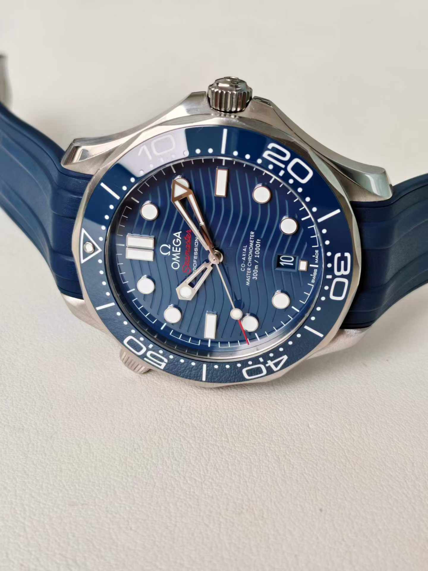 Omega 210.32.42.20.03.001 detail 3