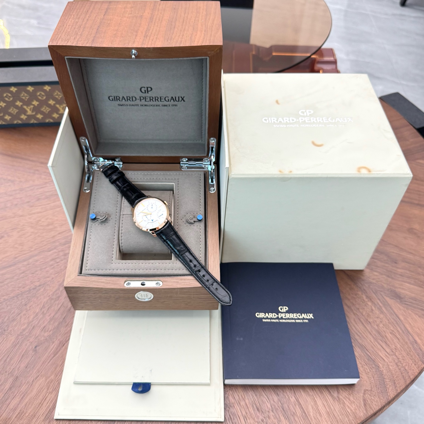 Girard Perregaux 49538-52-131-BK6A detail 7