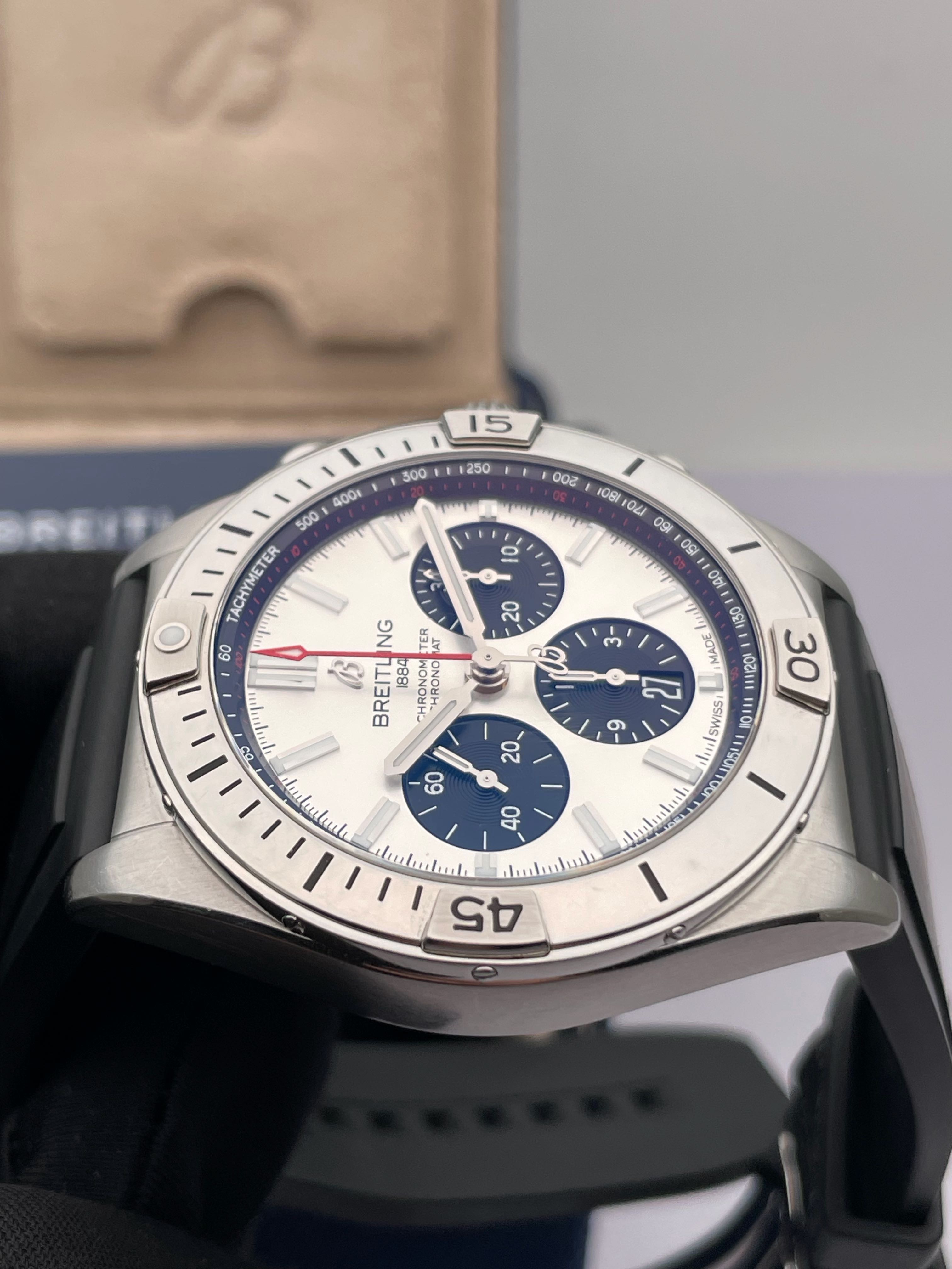 Breitling AB0134101G1S1 detail 3