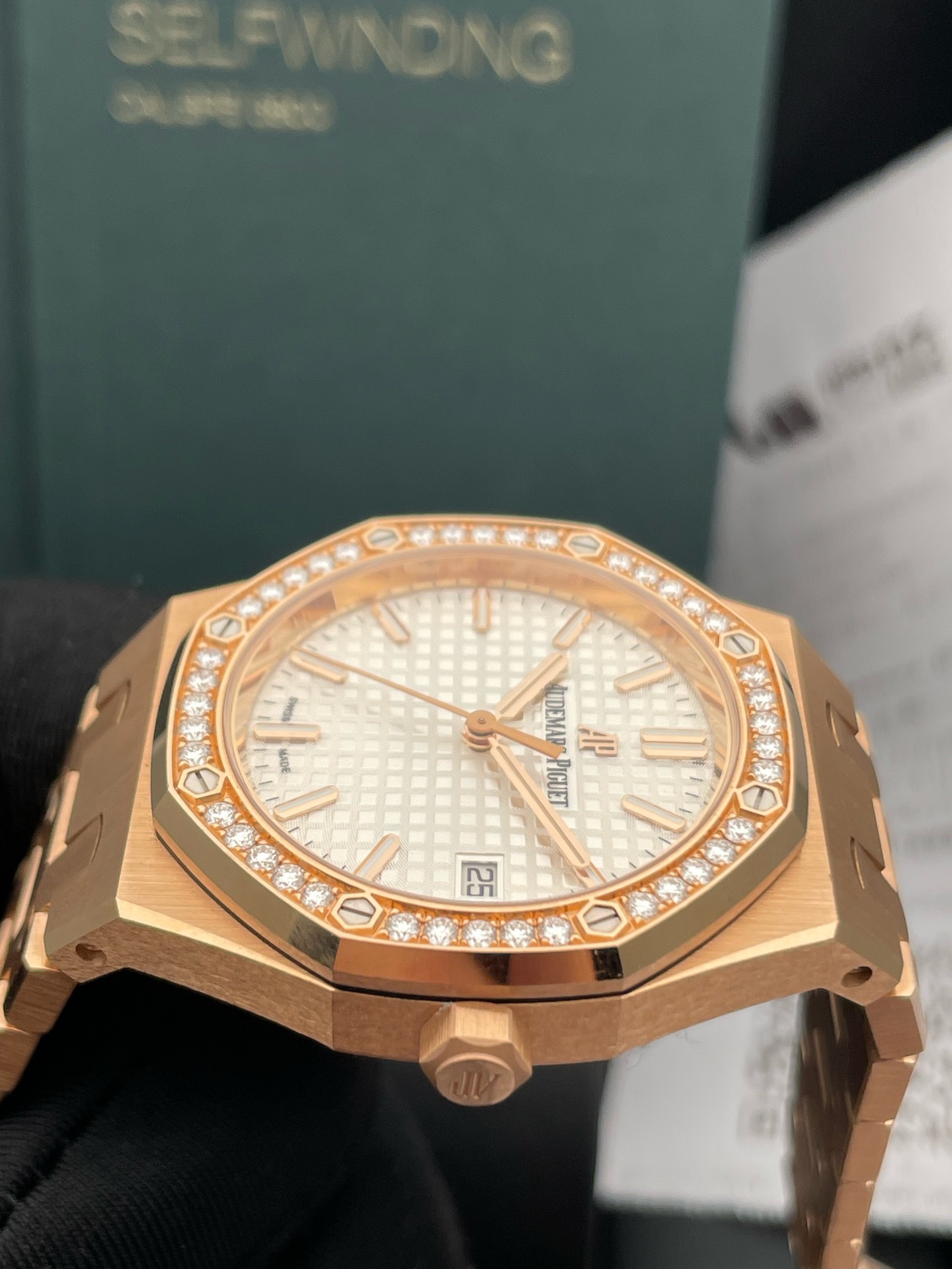 Audemars Piguet 77351OR detail 3