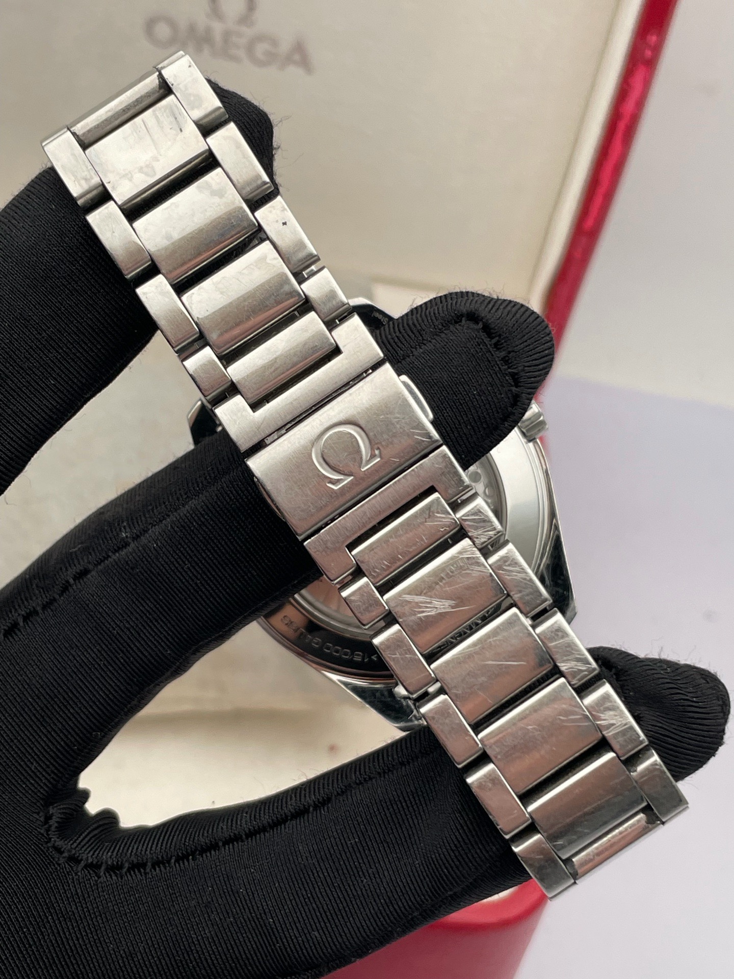 Omega 231.10.42.21.03.003 detail 3