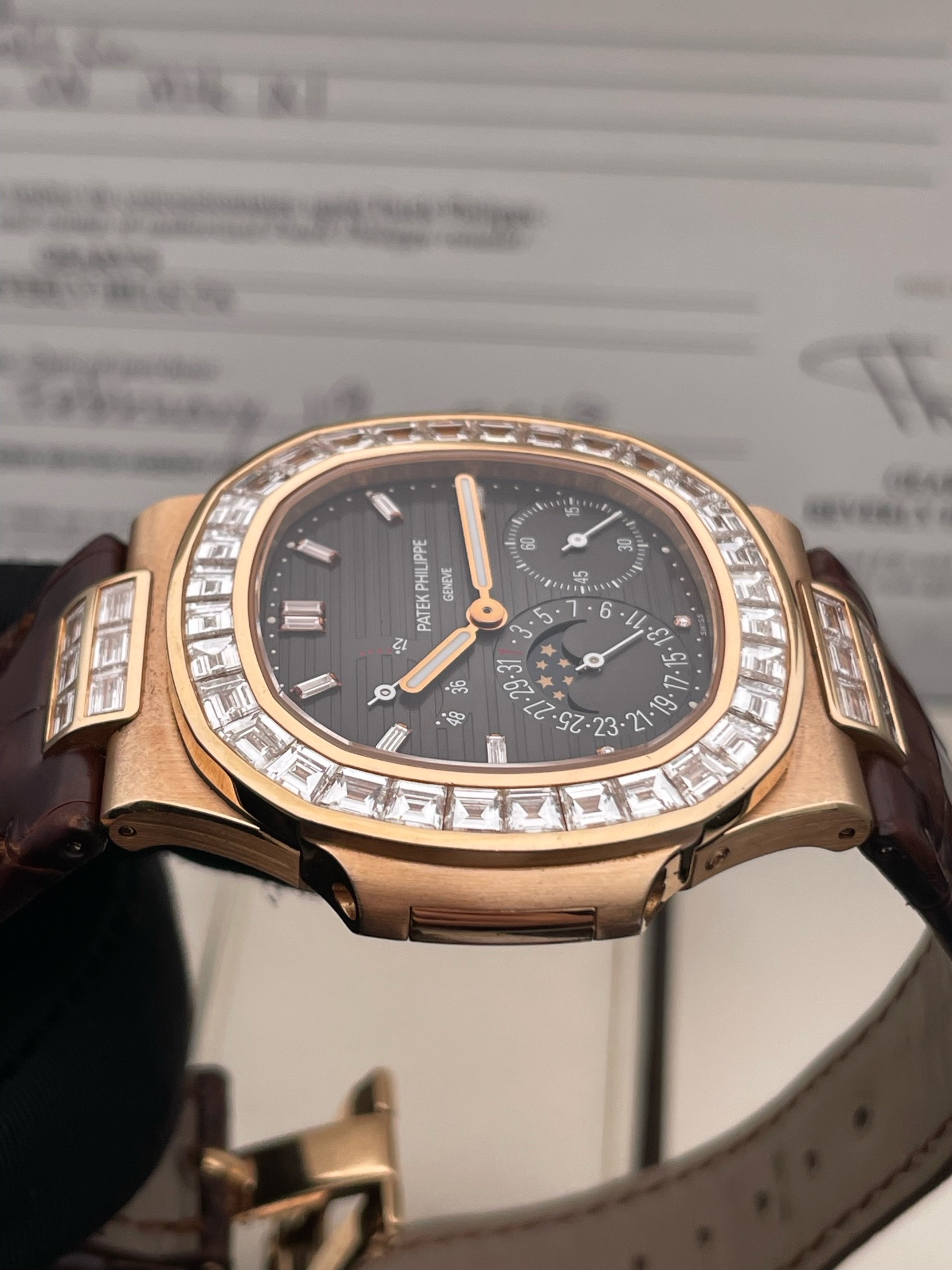Patek Philippe 5724R-001 detail 3