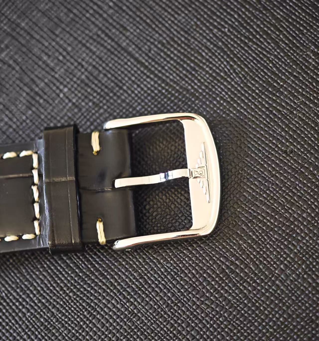 Longines L4.922.4.11.2 detail 4
