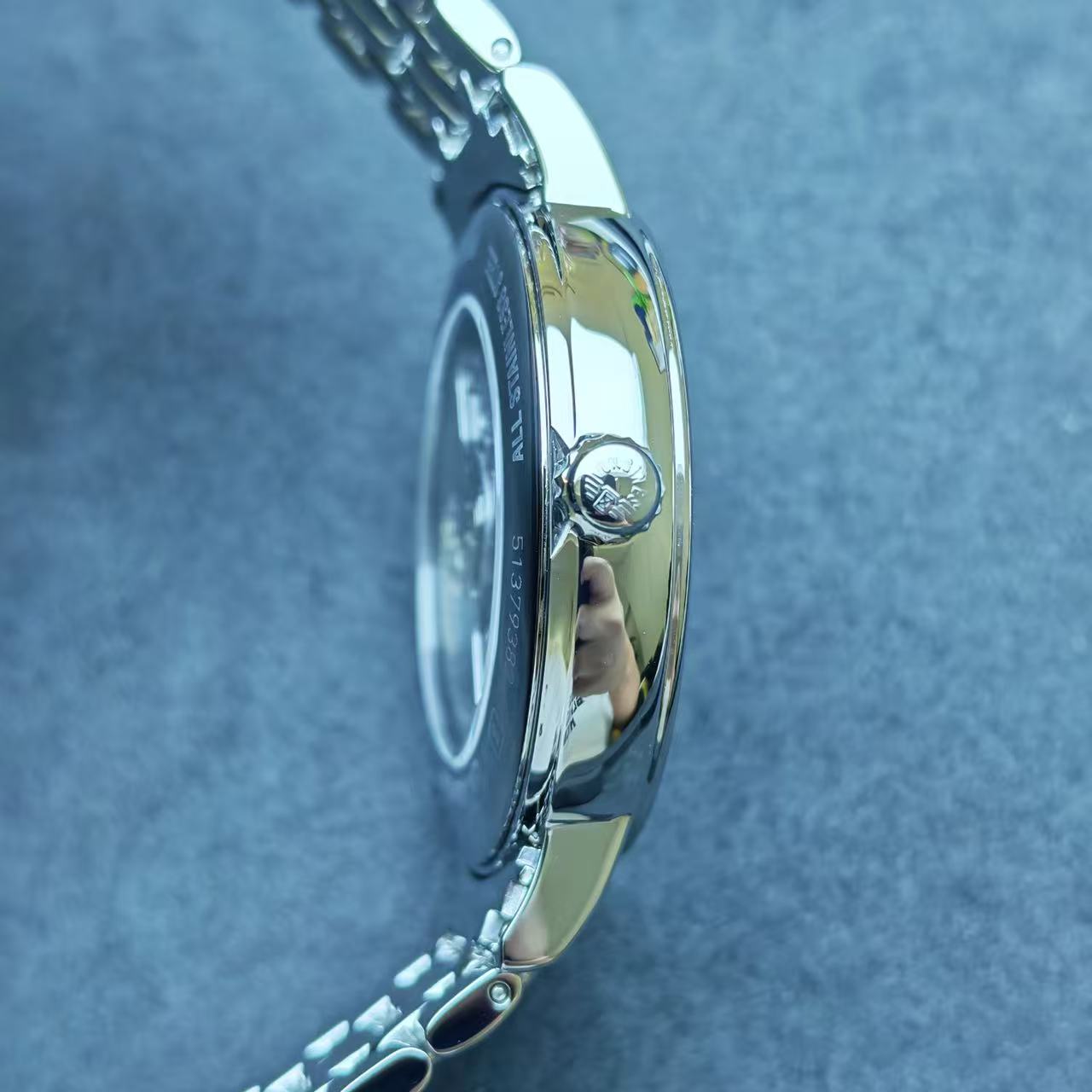 Longines L4.922.4.11.6 detail 2