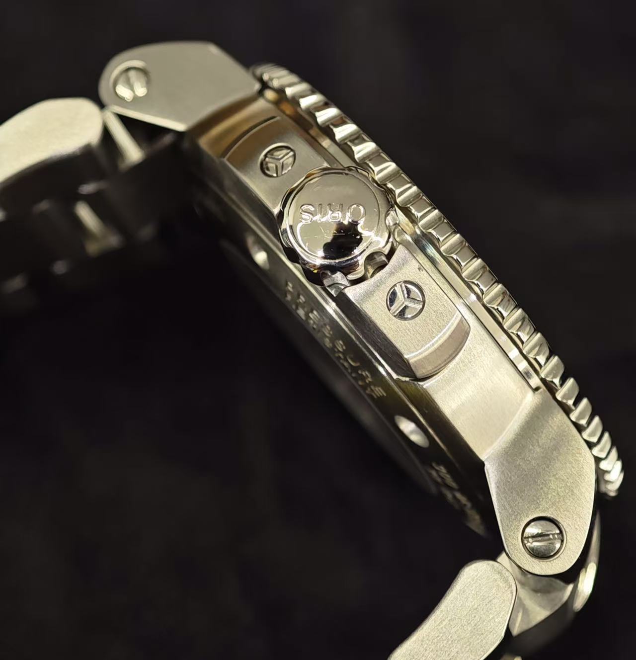 Oris 01-733-7653-4137-07-8-26-01PEB detail 1