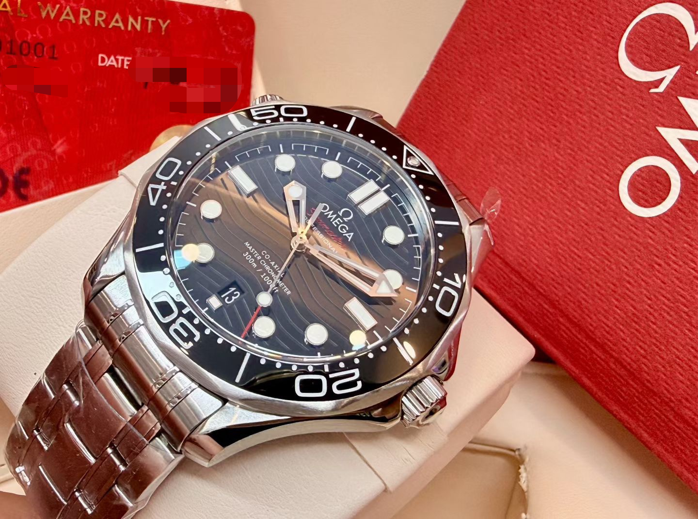 Omega 210.30.42.20.01.001 detail 1