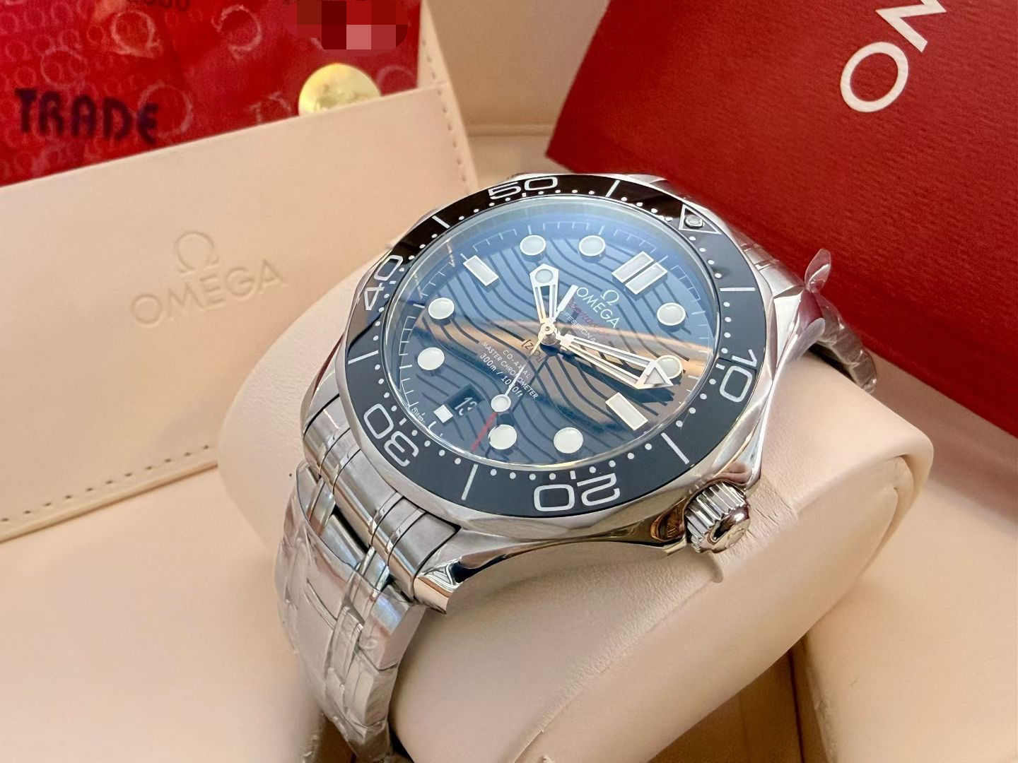 Omega 210.30.42.20.01.001 detail 3