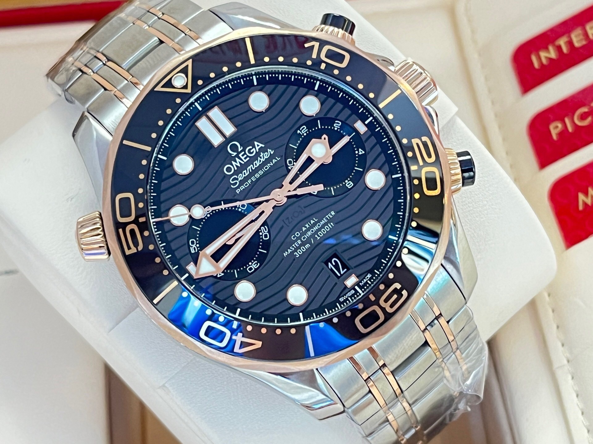 Omega 210.20.44.51.01.001 detail 6