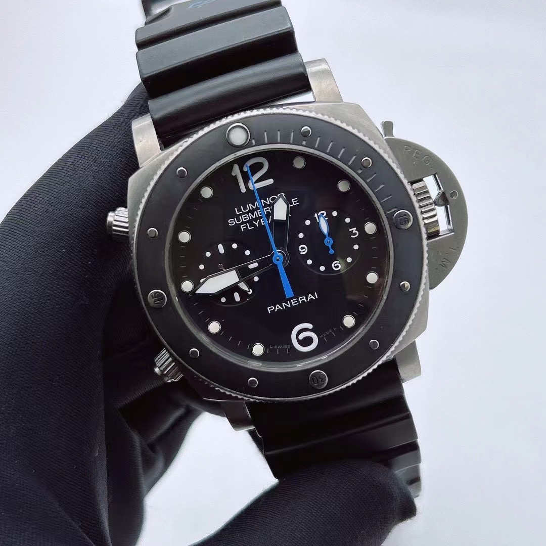 Panerai PAM00615 detail 1