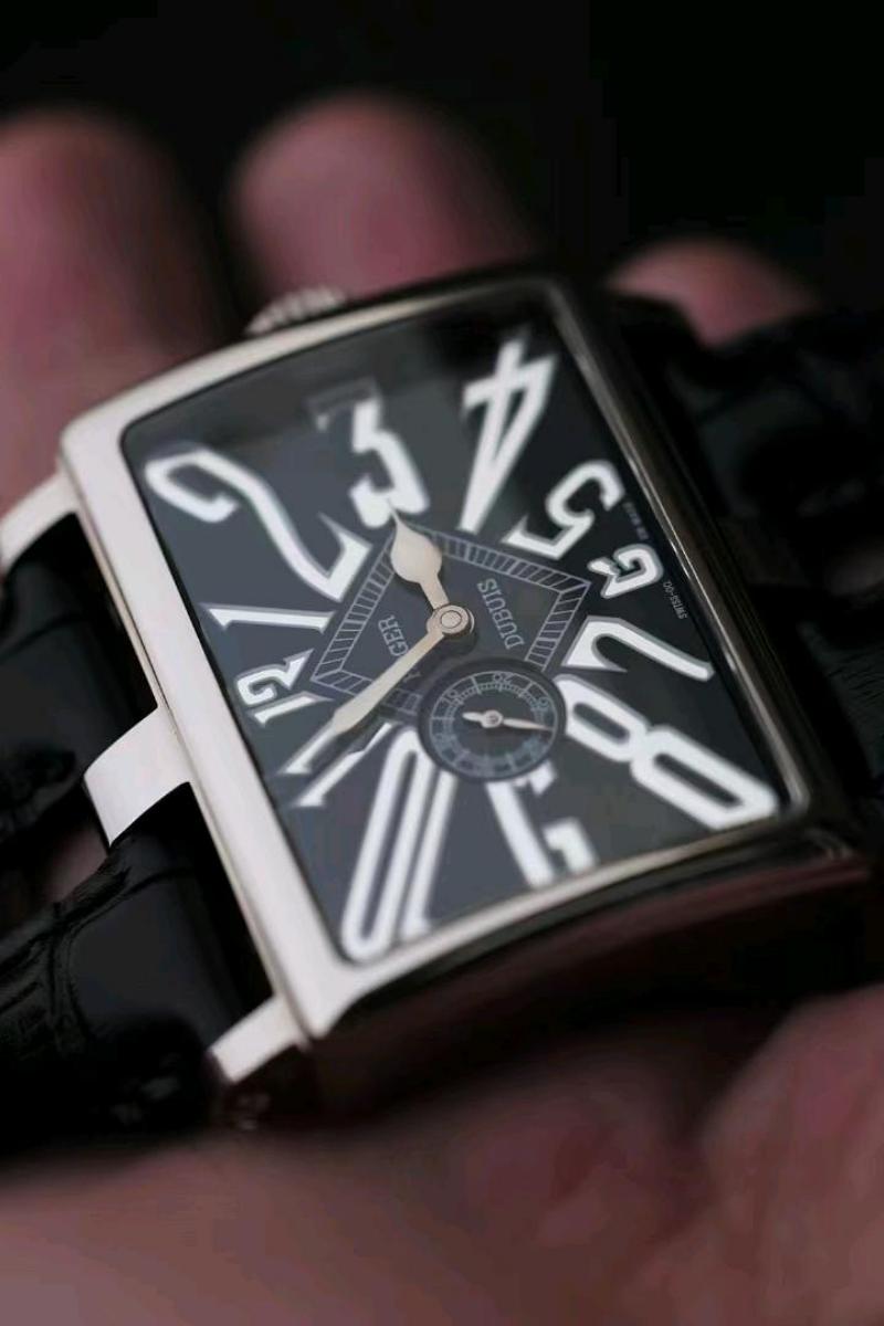 Roger Dubuis Vintage detail 1