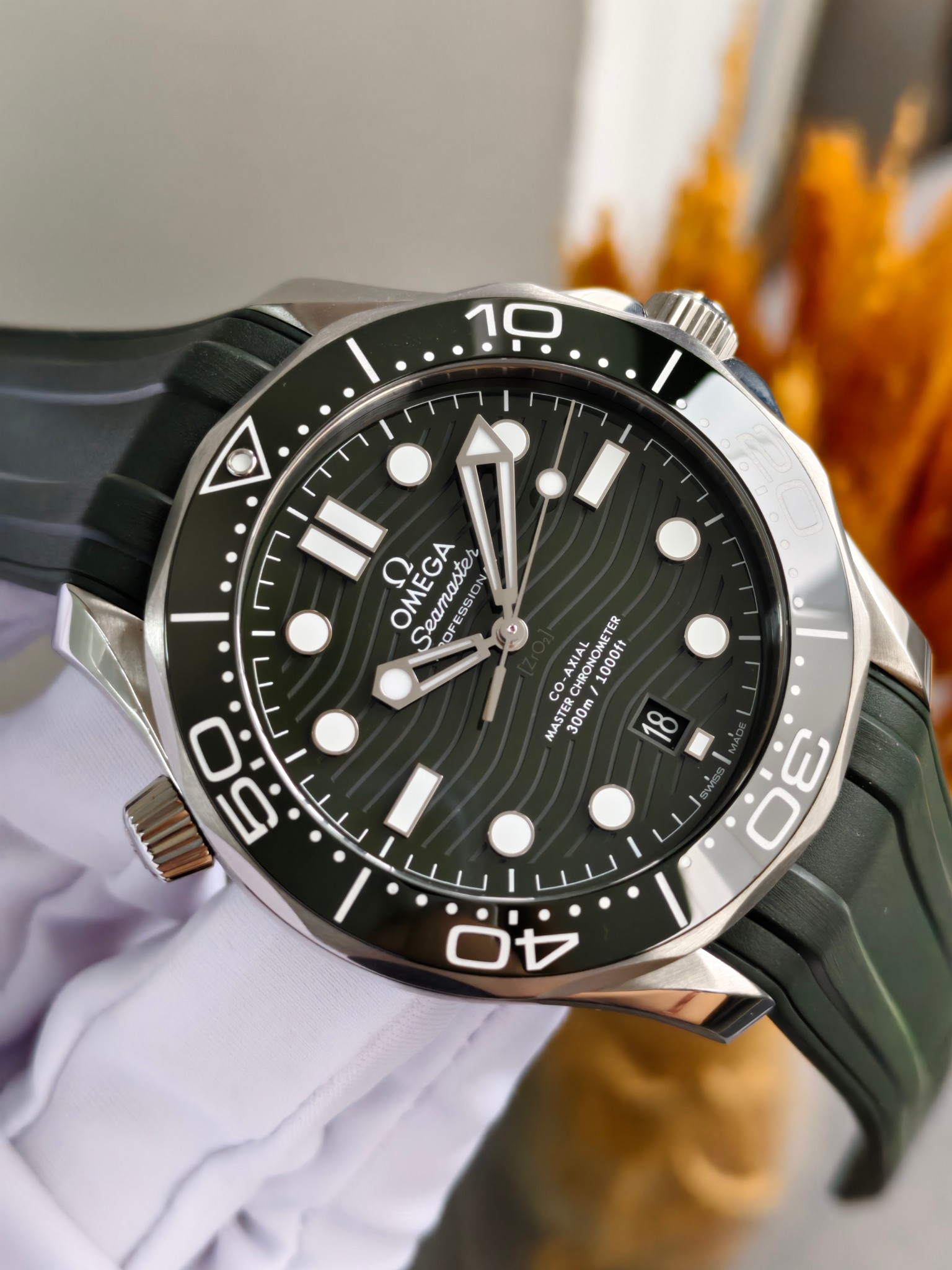 Omega 210.32.42.20.10.001 detail 1