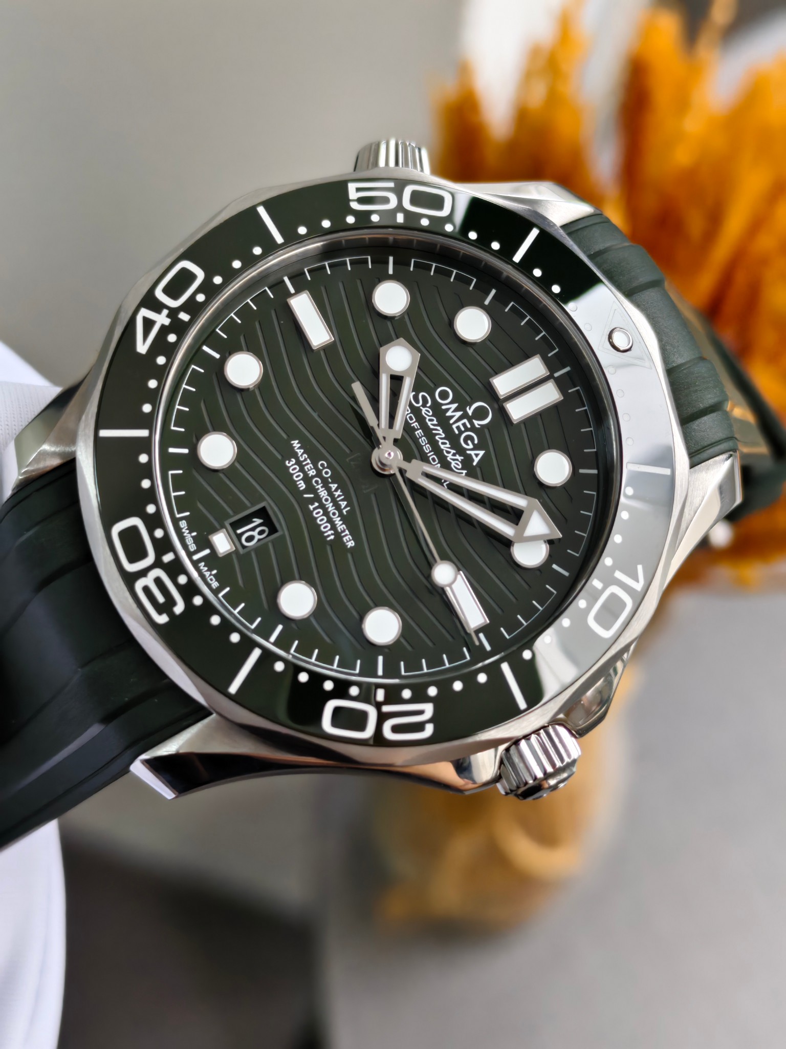 Omega 210.32.42.20.10.001 detail 2