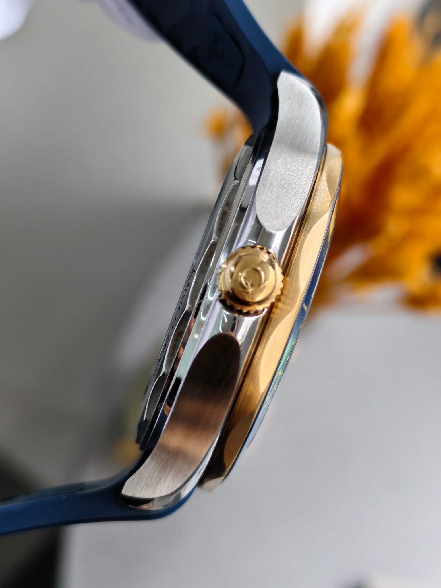 Omega 210.22.42.20.03.001 detail 4