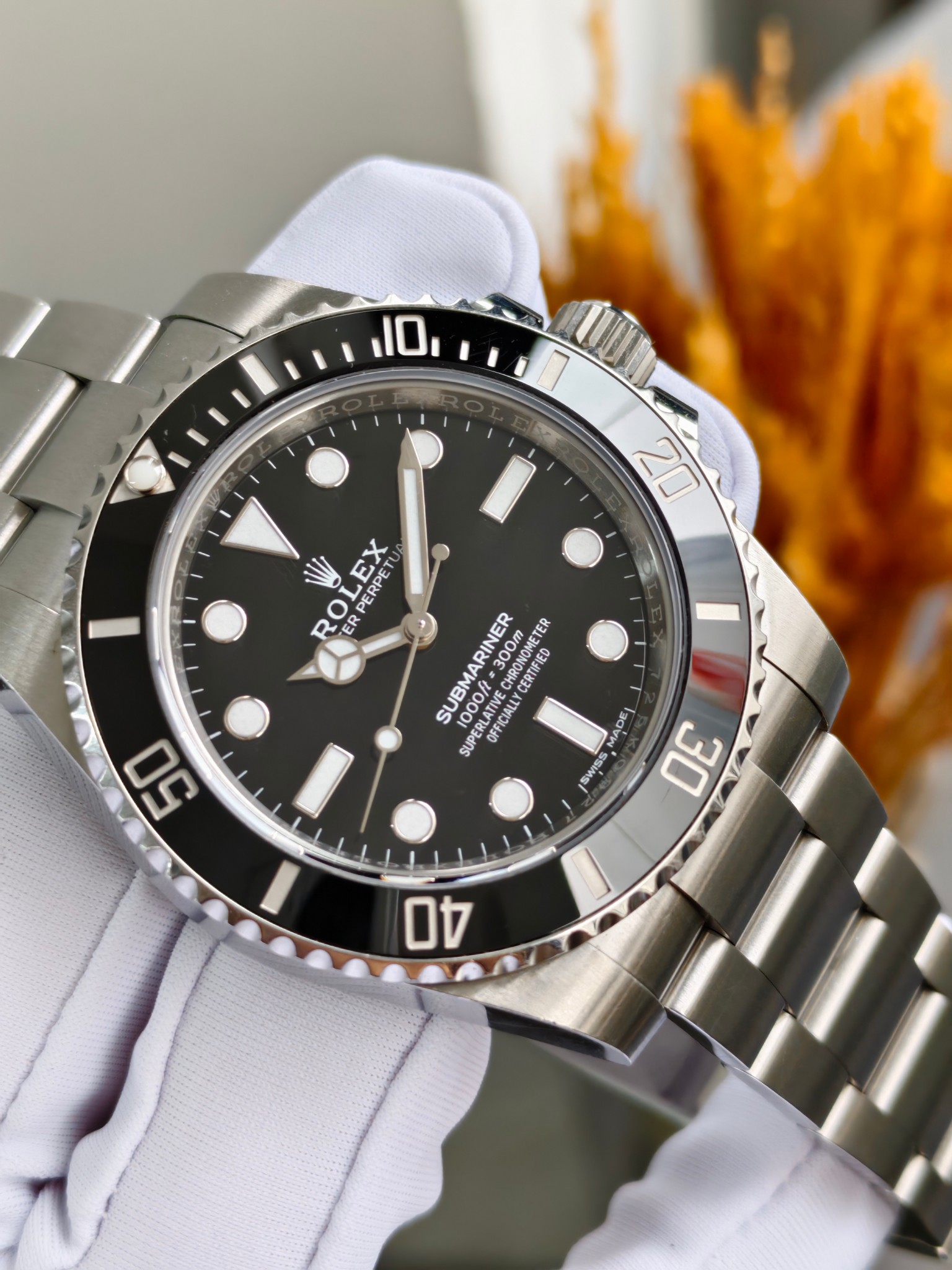 Rolex 114060-0002 detail 1