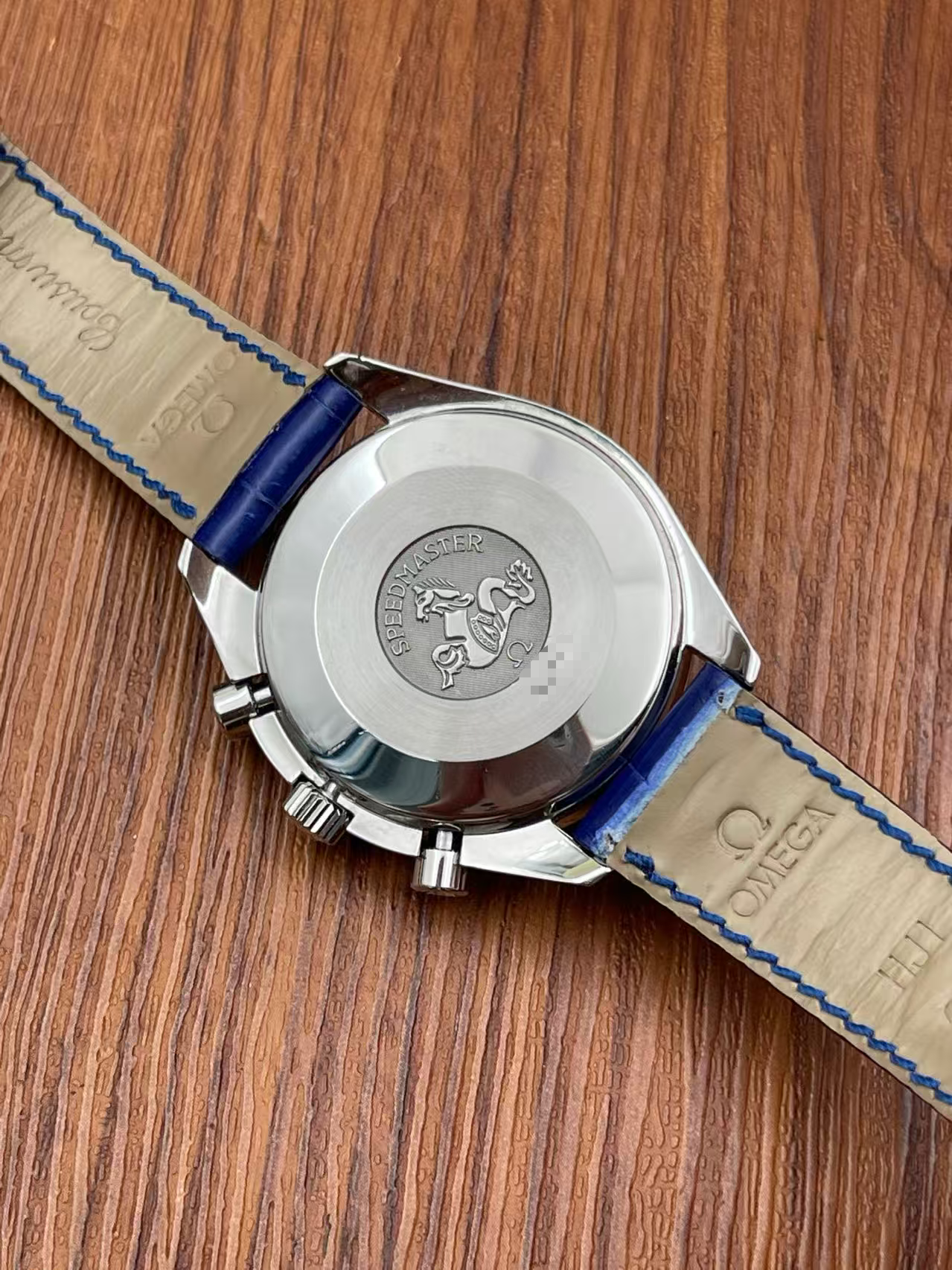 Omega 3815.76.51 detail 3