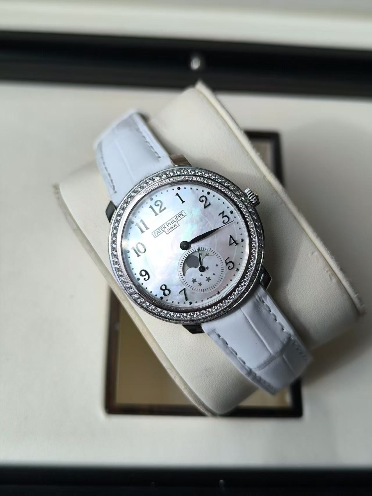 Patek Philippe 4968G-010