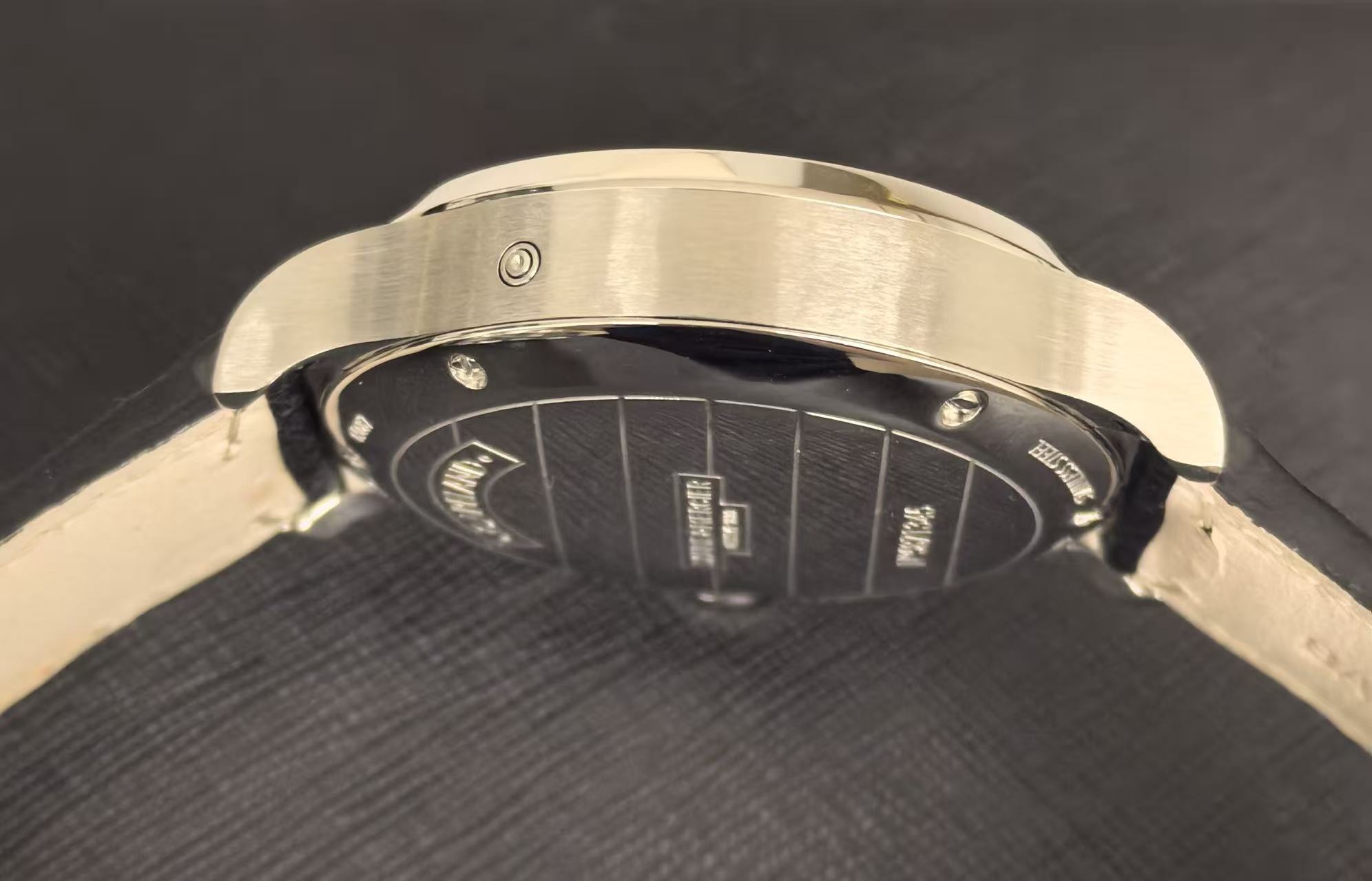 Baume & Mercier MOA10001 detail 2