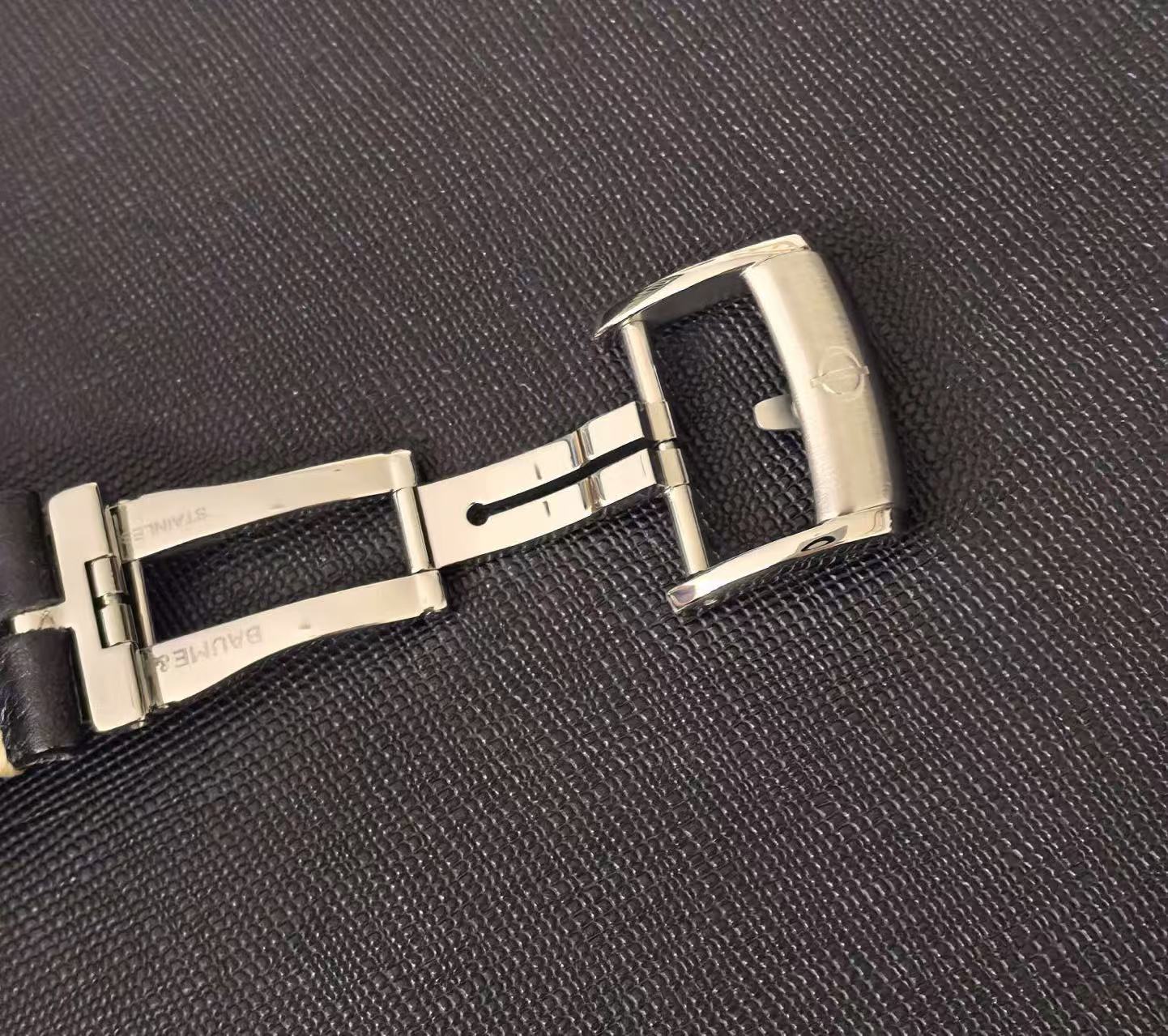 Baume & Mercier MOA10001 detail 4
