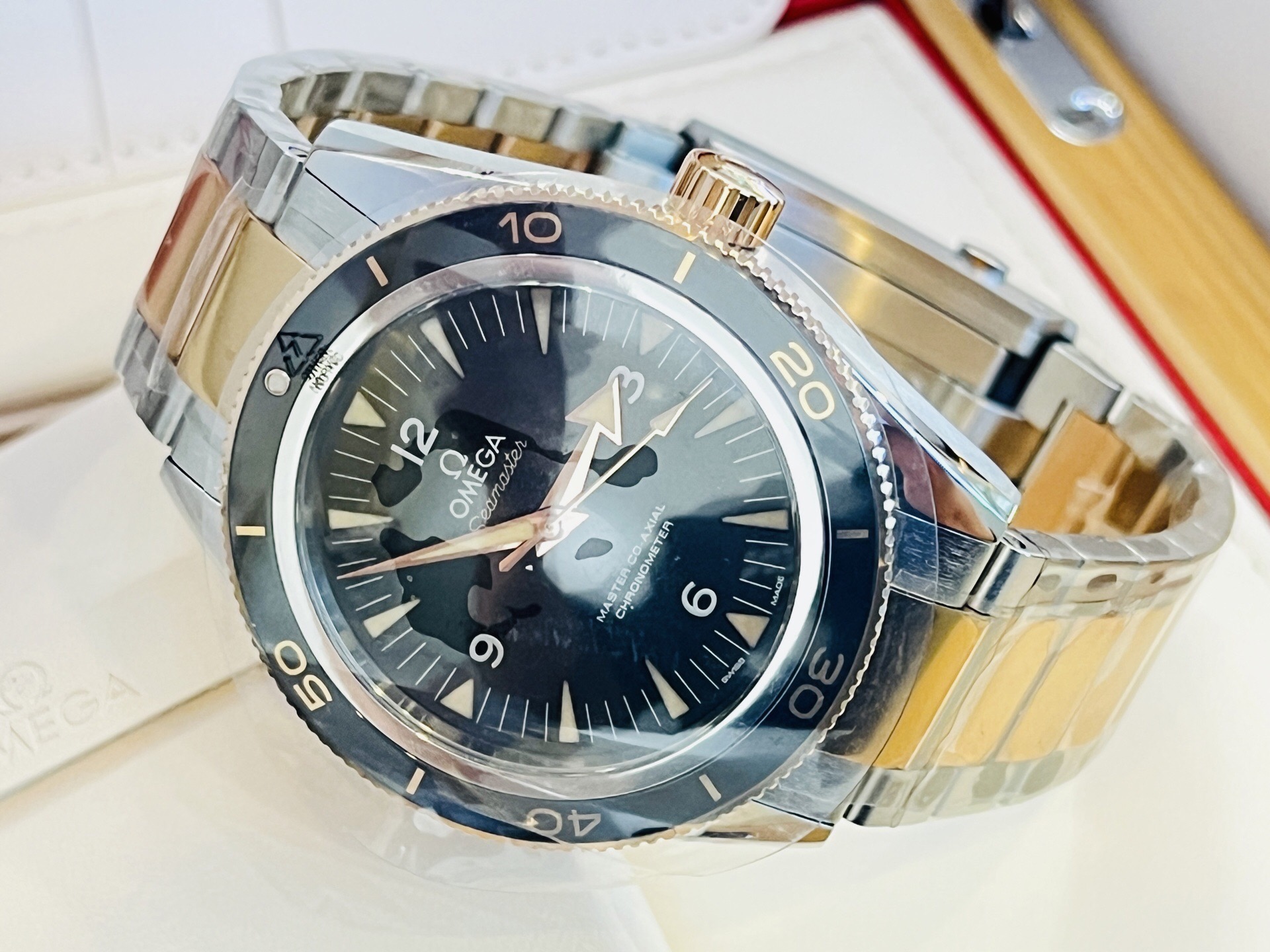 Omega 233.20.41.21.01.001 detail 4
