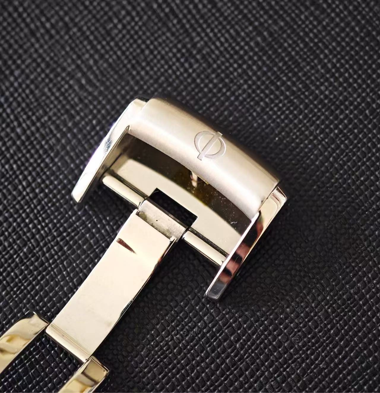 Baume & Mercier M0A10303 detail 4