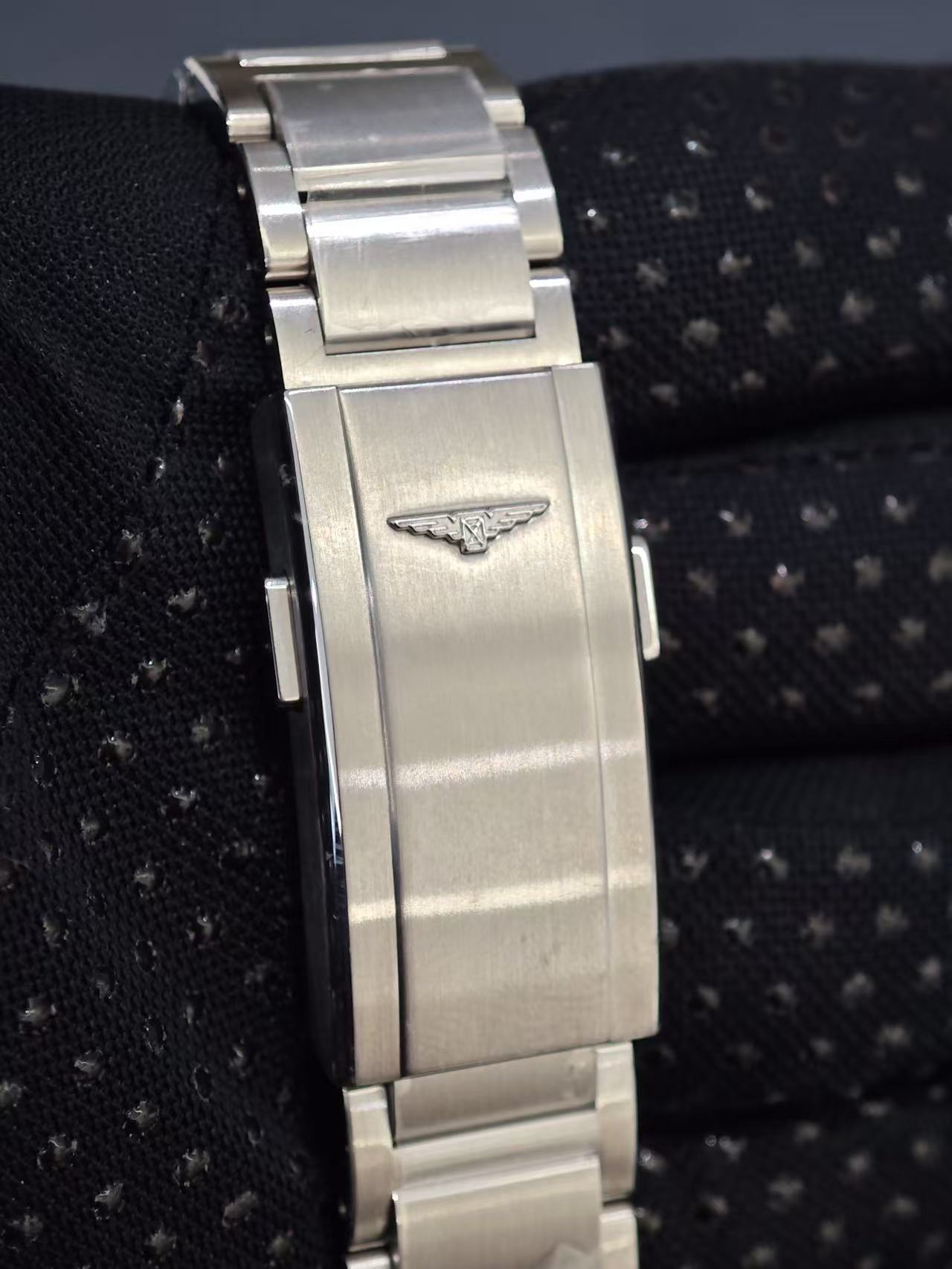 Longines L3.890.4.56.6 detail 4