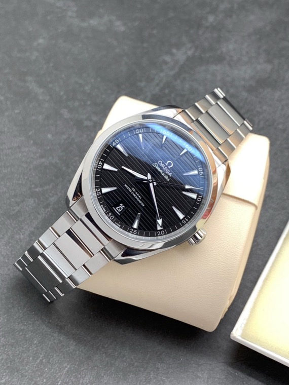 Omega 220.10.41.21.01.001 detail 1