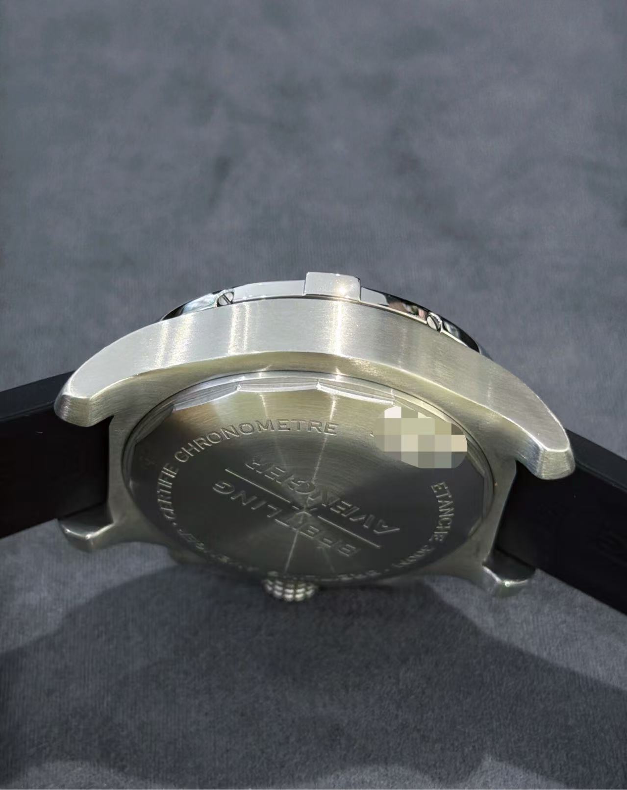 Breitling A13317101B1X1 detail 2