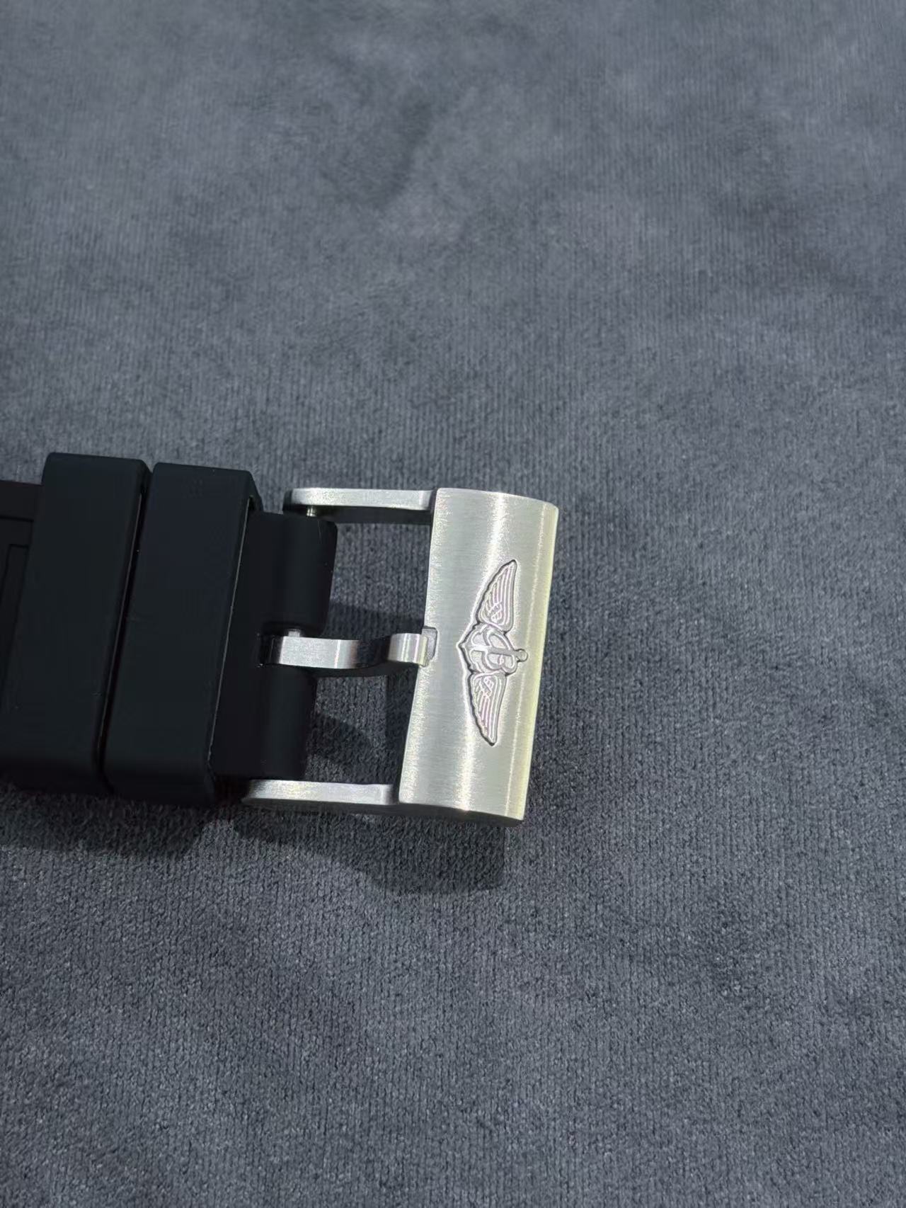 Breitling A13317101B1X1 detail 4