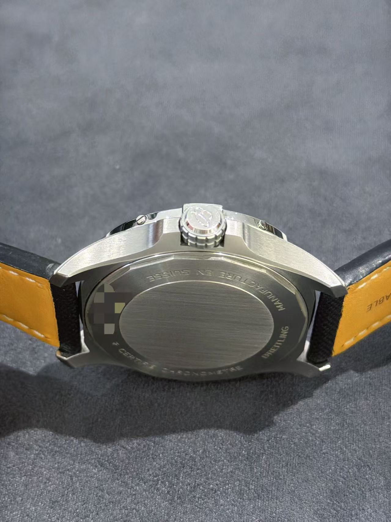Breitling A17328101B1X1 detail 1
