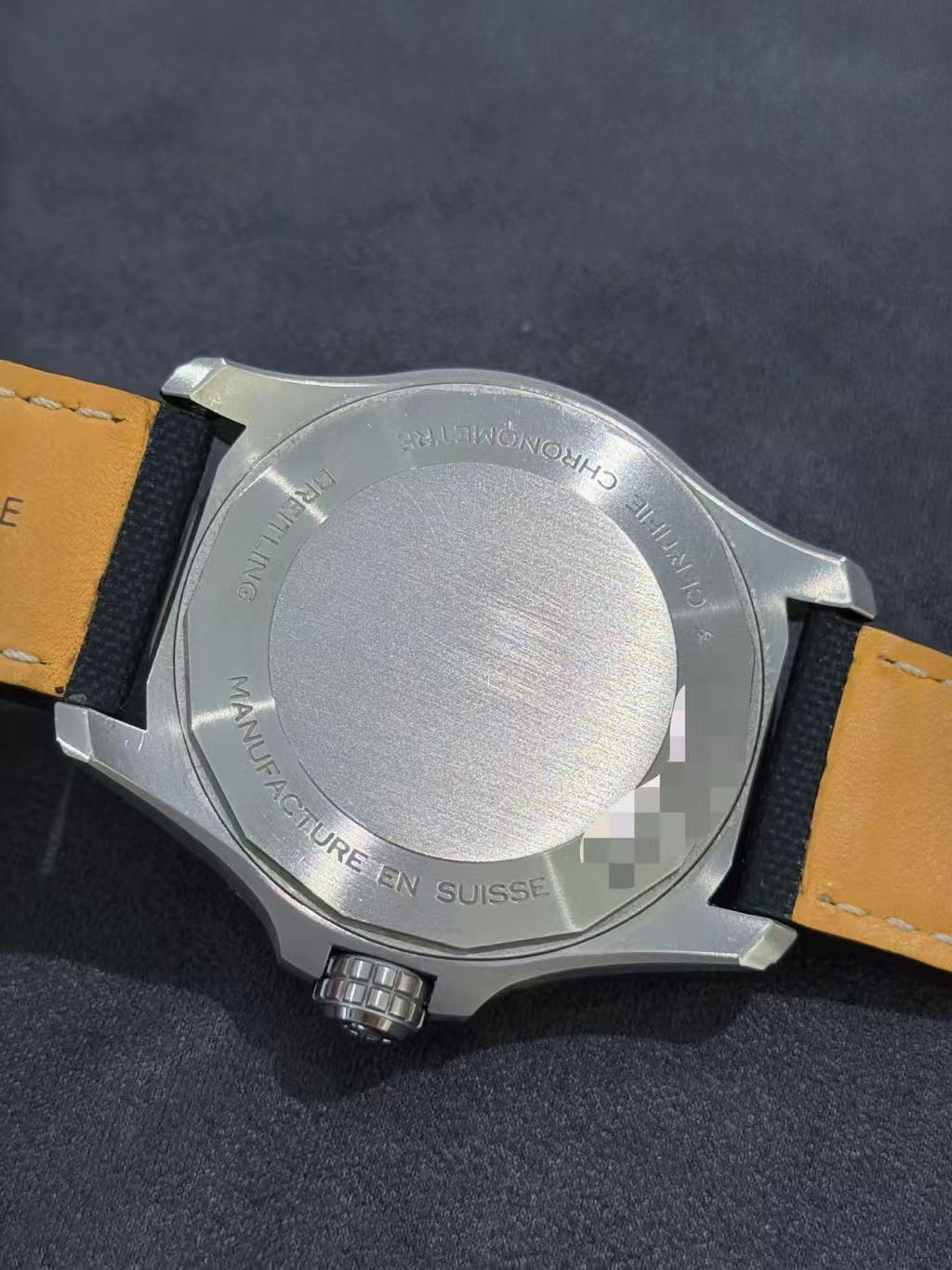 Breitling A17328101B1X1 detail 3