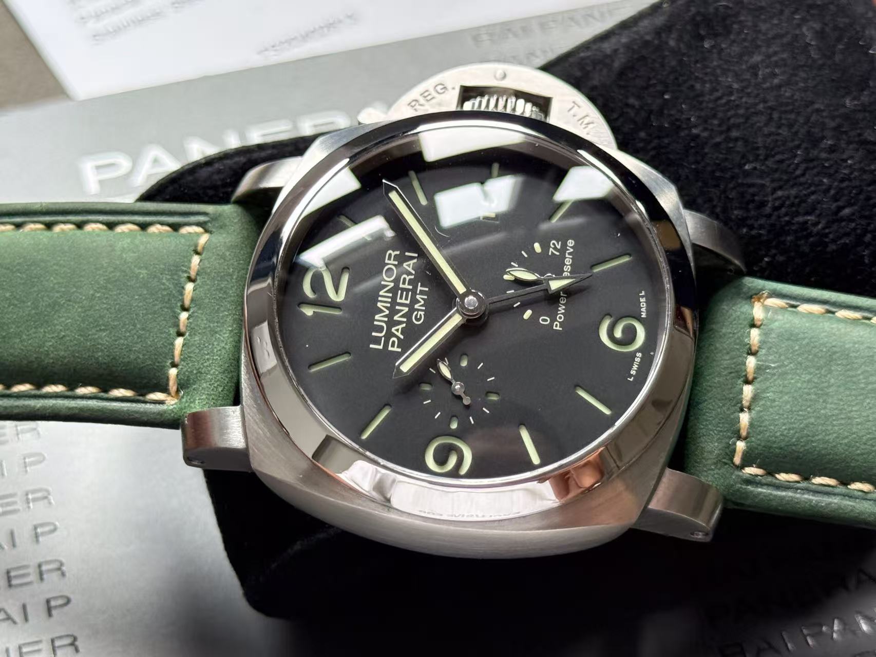 Panerai PAM00321 detail 3