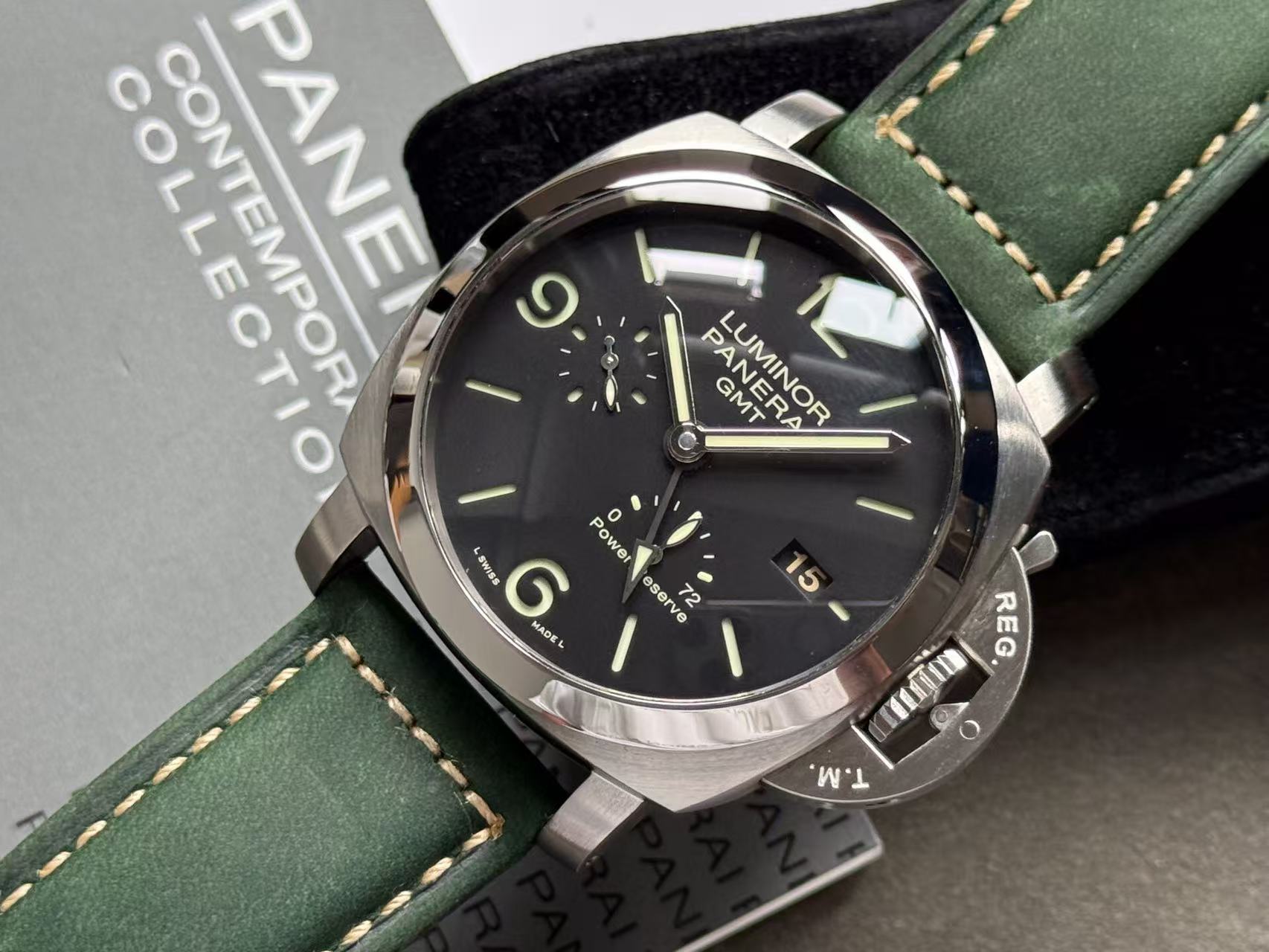Panerai PAM00321 detail 4