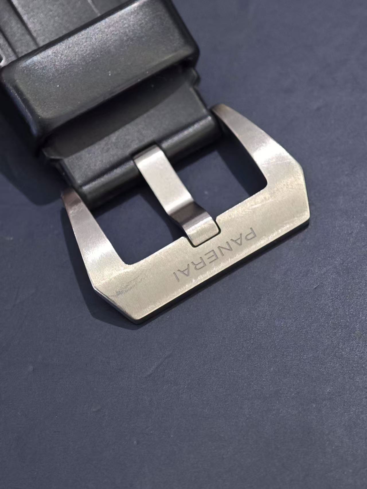 Panerai PAM00562 detail 4