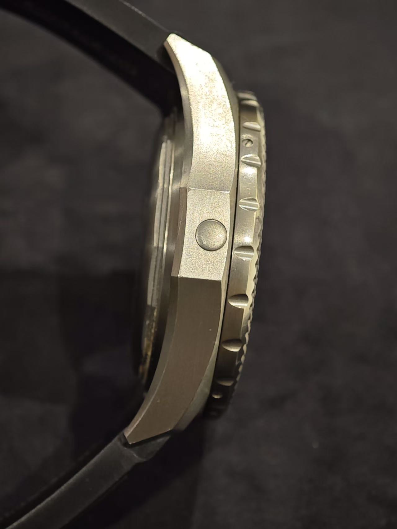 Breitling E2736522_BC63_220S_E20DSA.2 detail 2