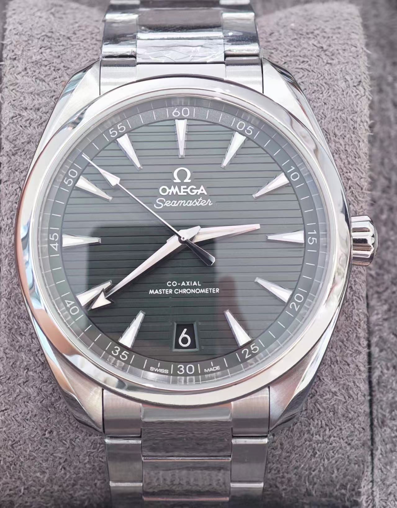 Omega 220.10.41.21.10.001