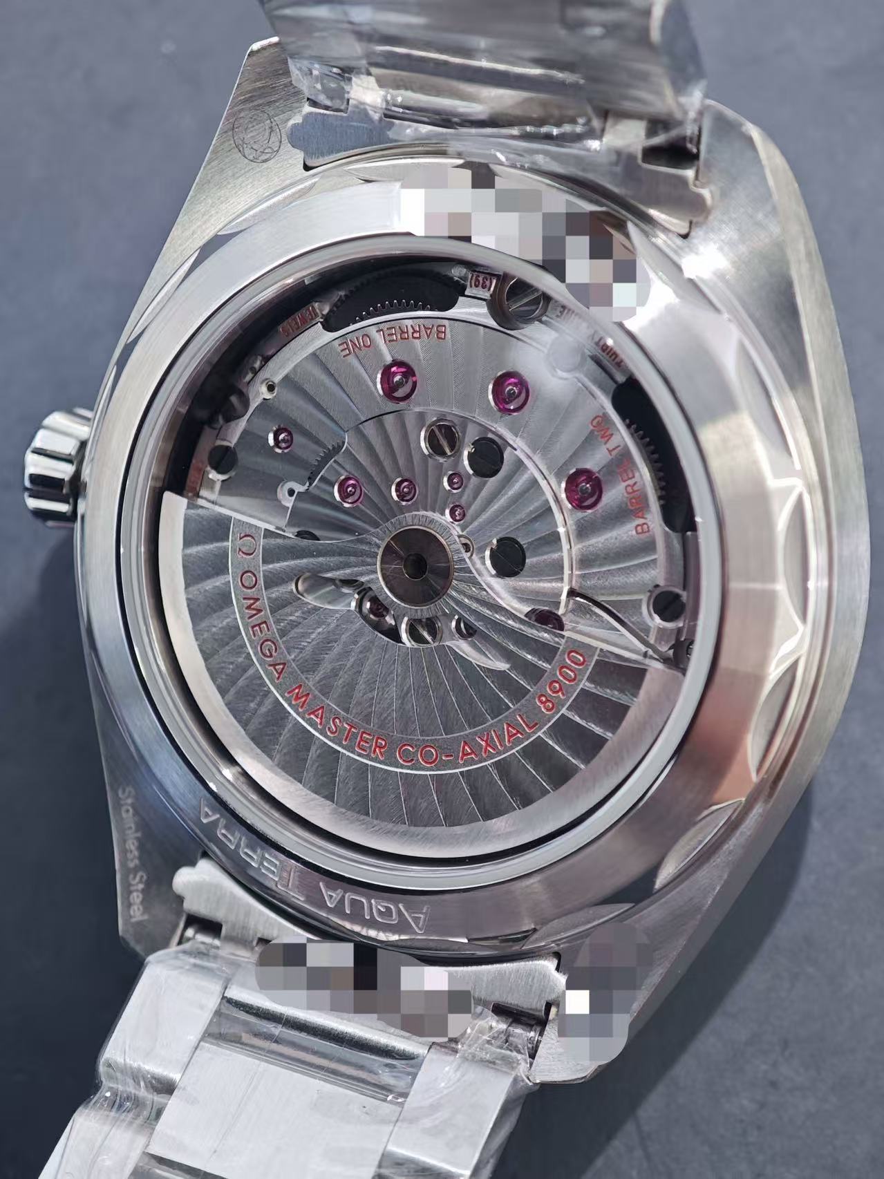 Omega 220.10.41.21.10.001 detail 3