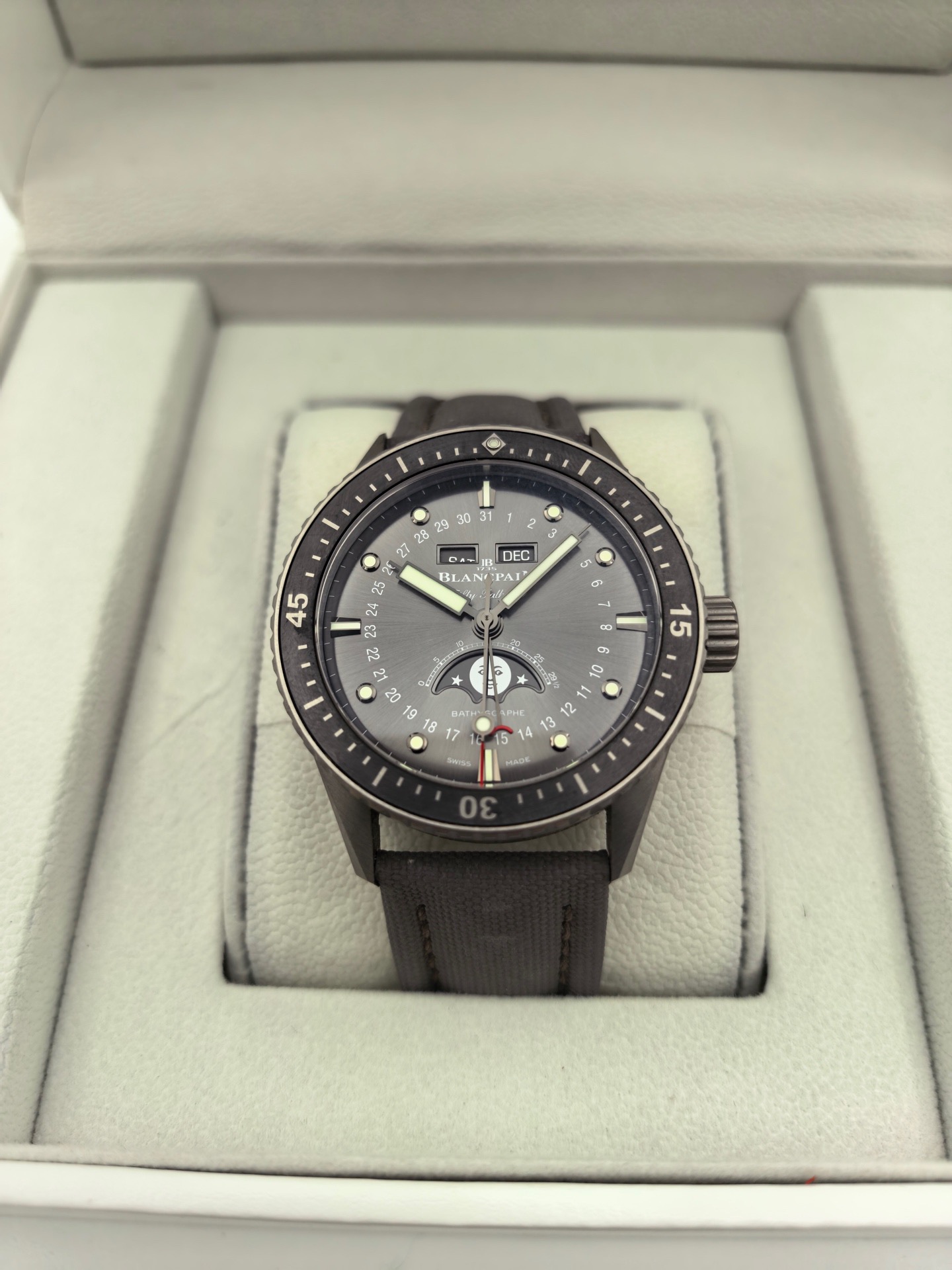 Blancpain 5054 1210 G52A detail 1
