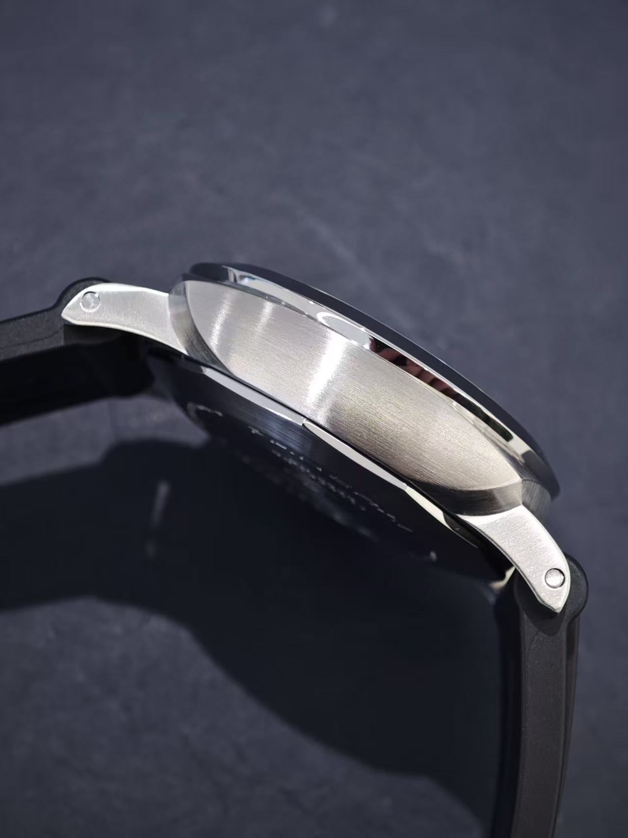 Panerai PAM01312 detail 2