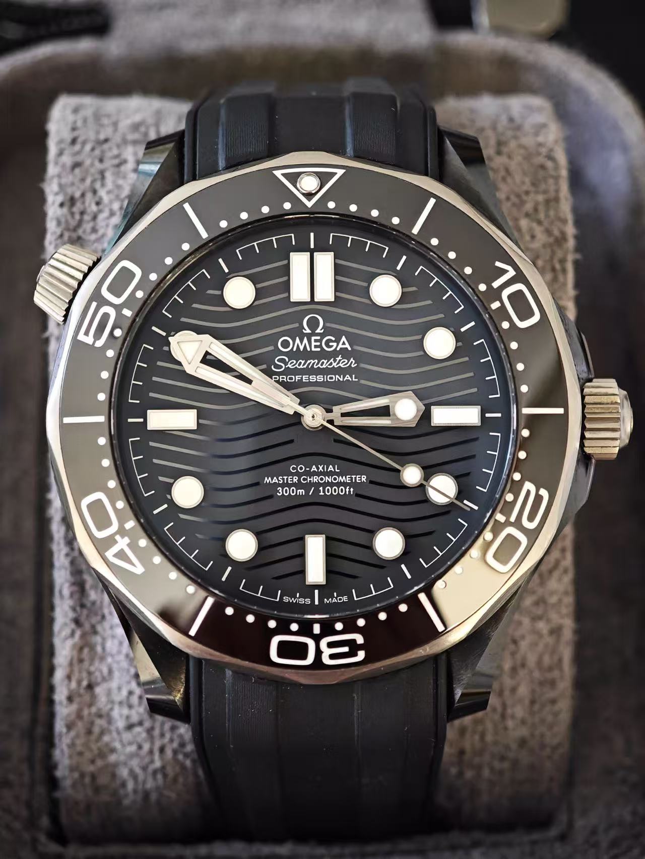 Omega 210.92.44.20.01.002