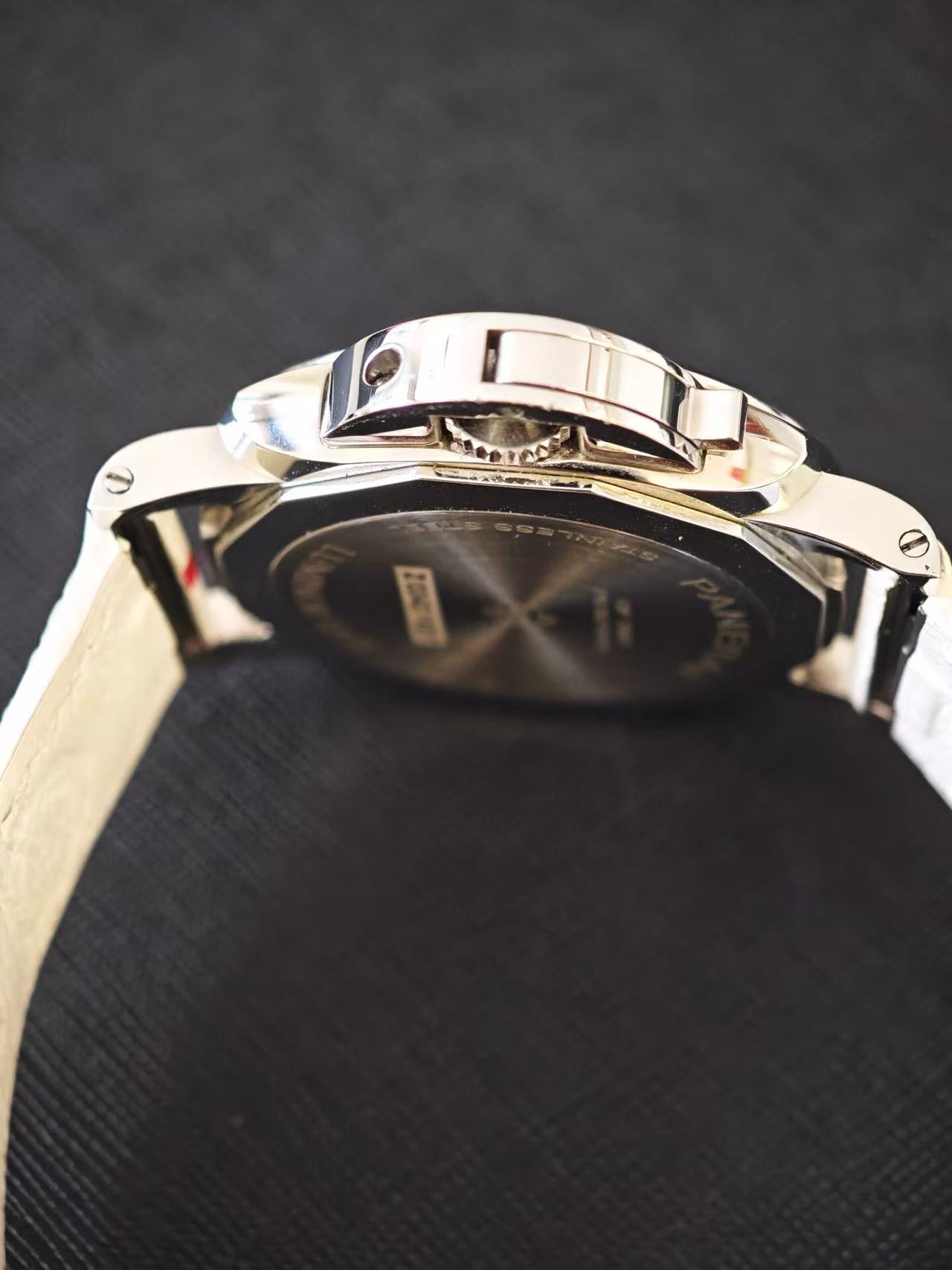 Panerai PAM01378 detail 4
