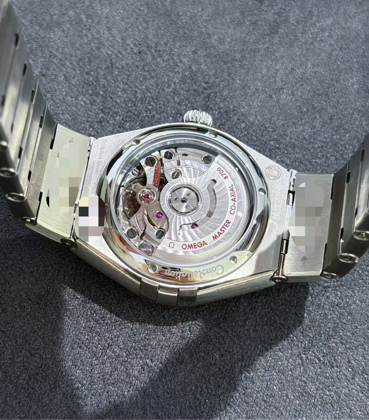 Omega 131.15.29.20.53.001 detail 2